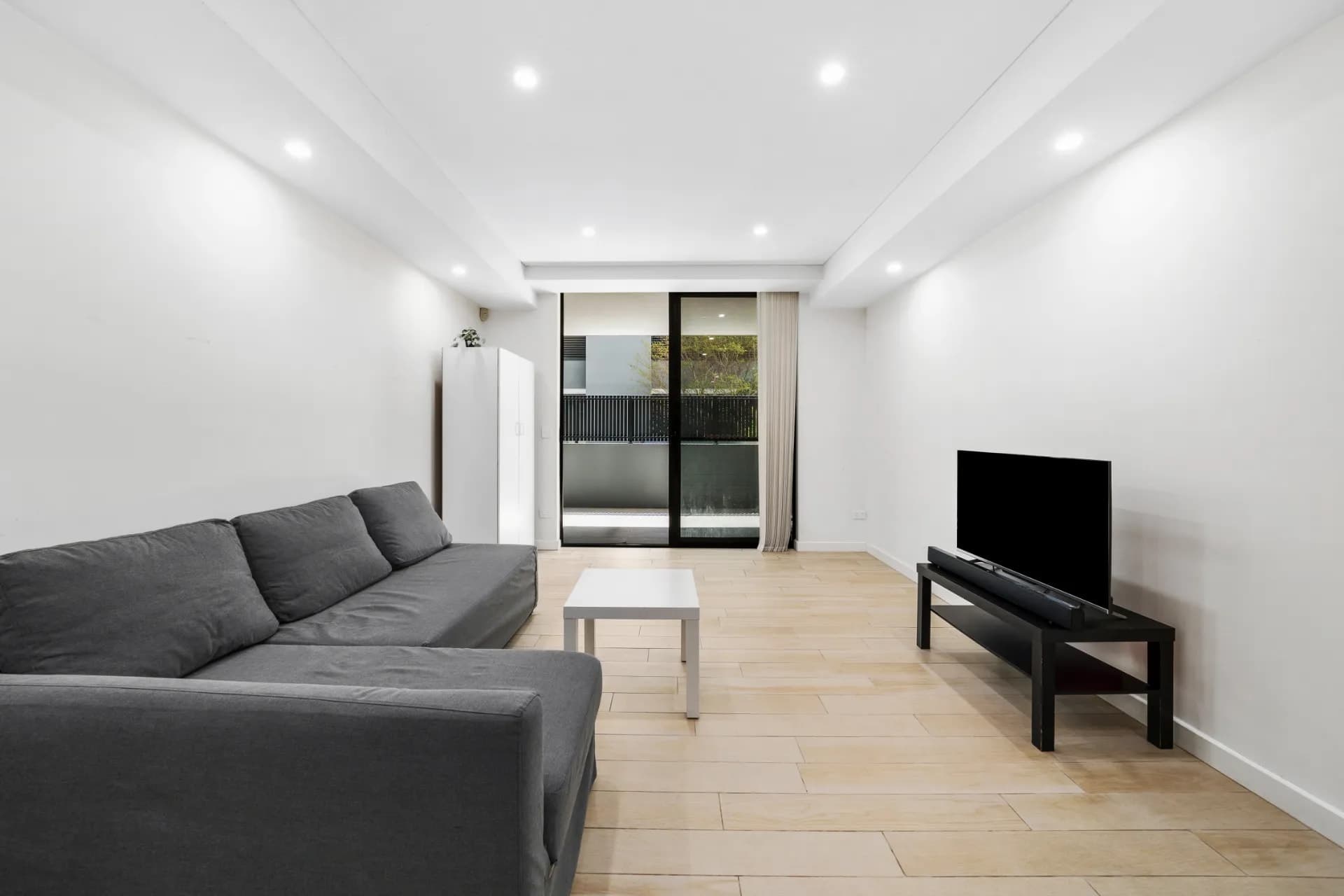 AG04/37-39 Loftus Crescent, Homebush - Thumbnail 2
