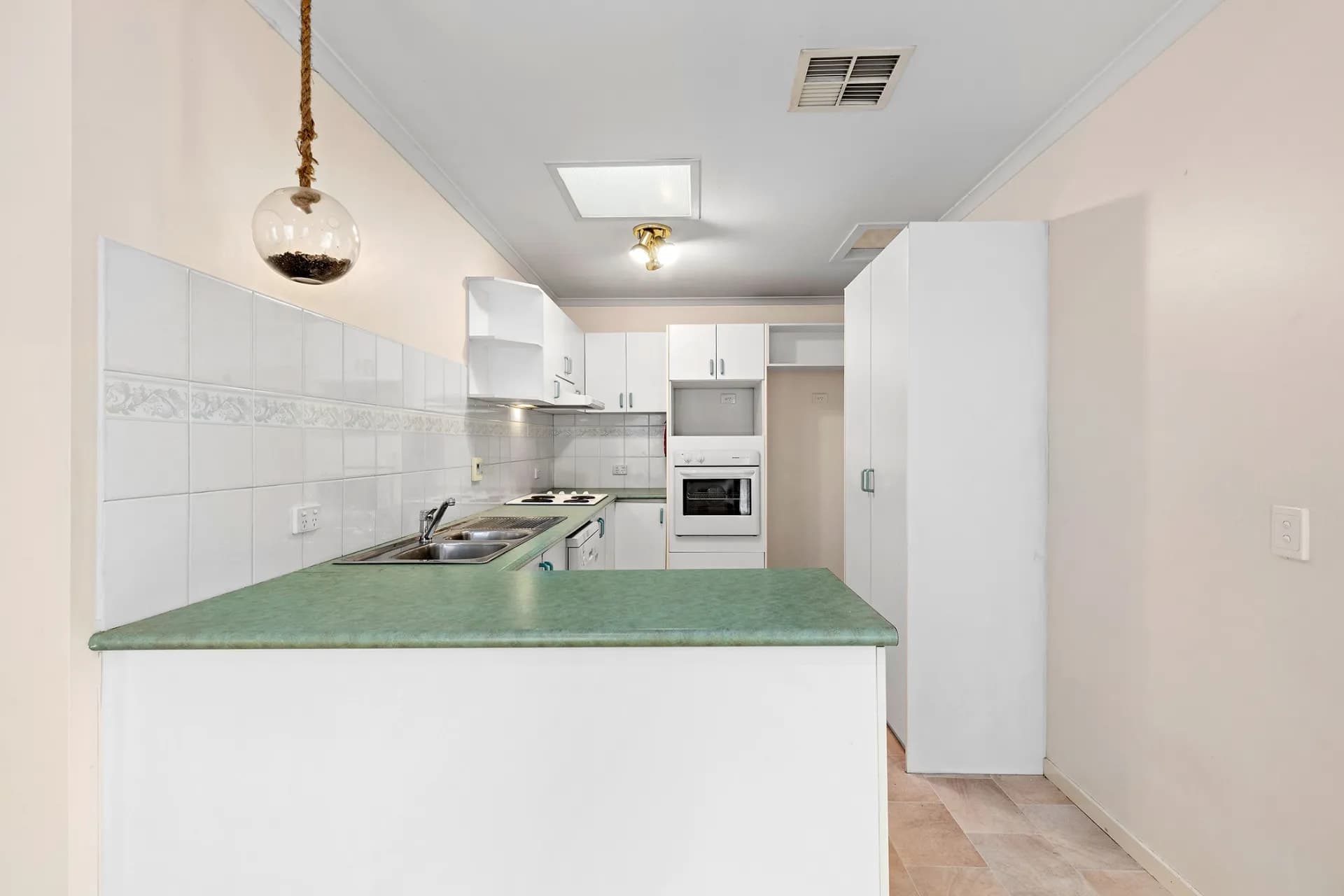 6 Murdoch Court, Altona North - Thumbnail 4
