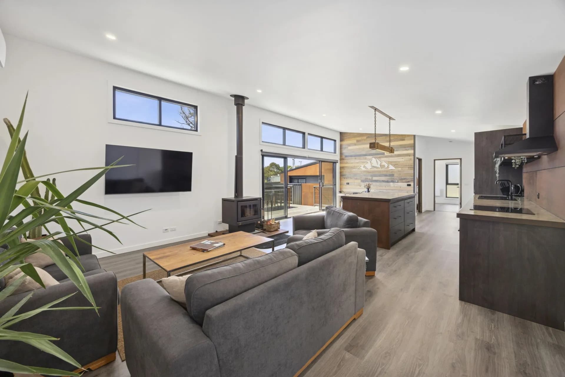 13 Kiparra Drive, Berridale, NSW, Berridale - Thumbnail 2