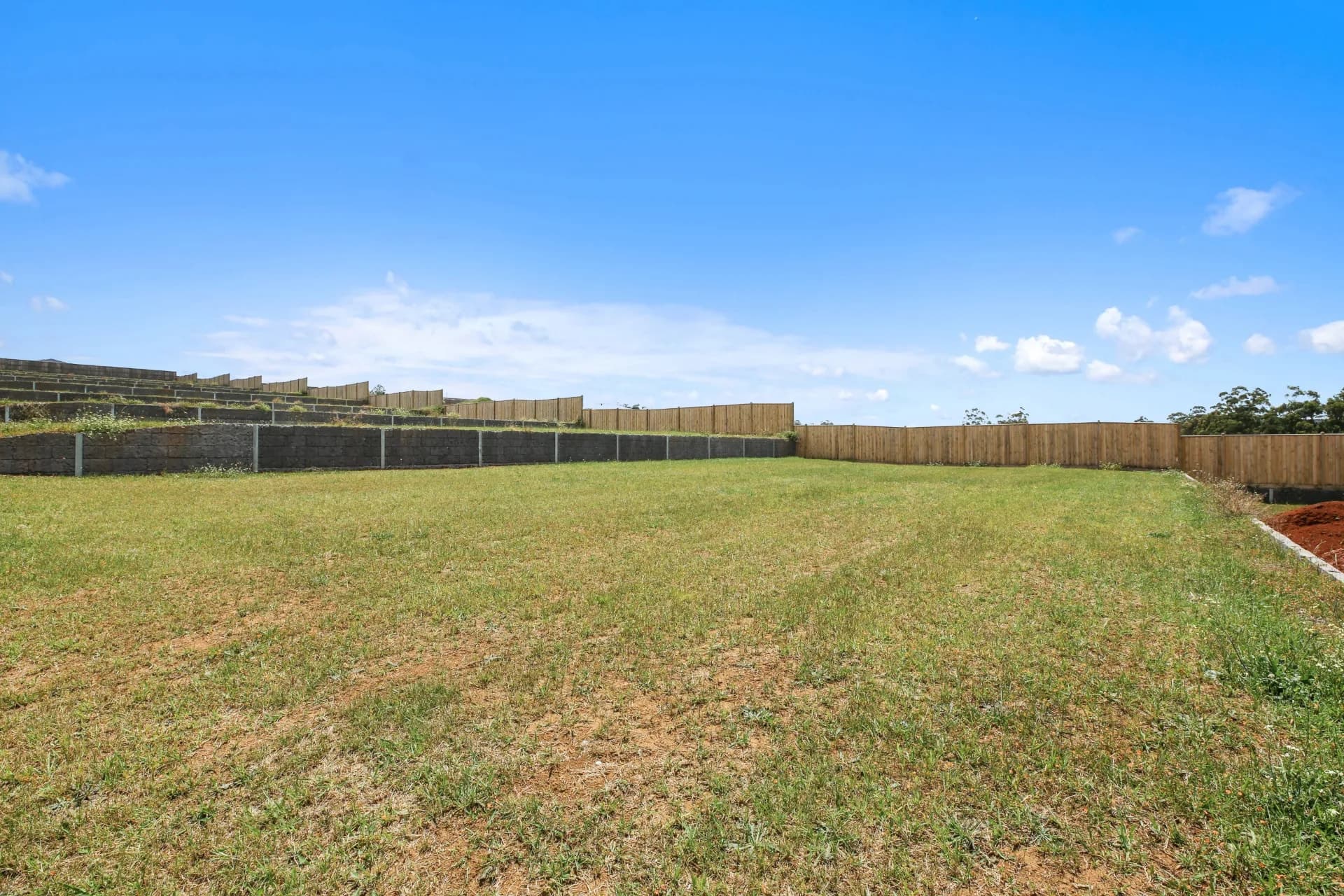 19 Regent  Avenue, Warragul, VIC, Warragul - Thumbnail 2