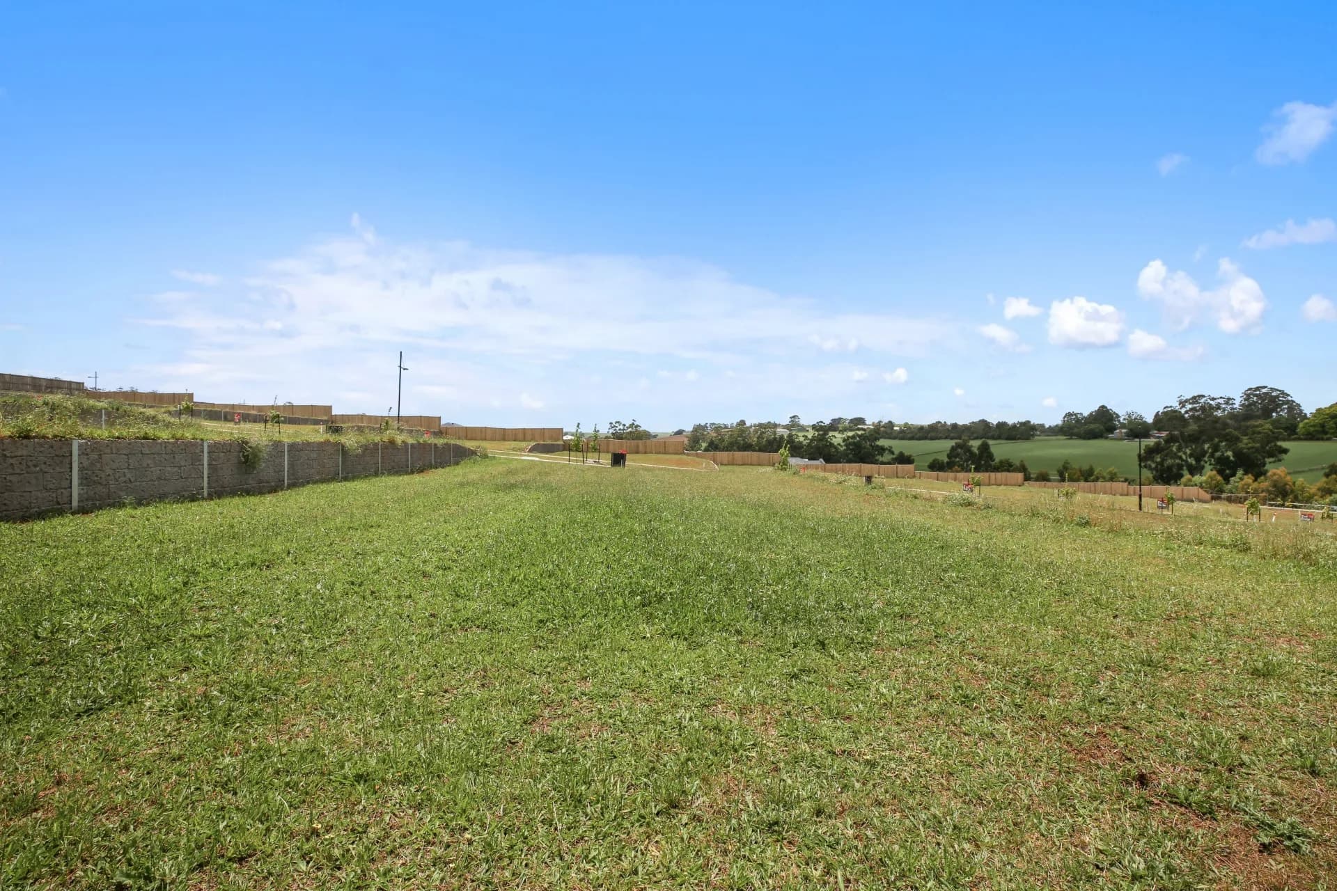 10 Regent  Avenue, Warragul, VIC, Warragul - Thumbnail 3