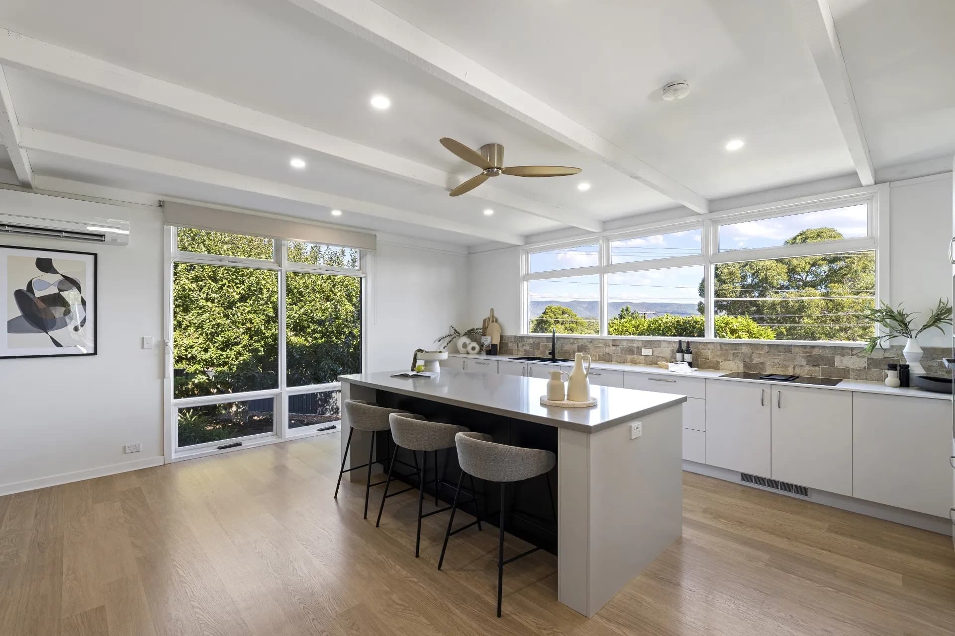 90 Flockhart Avenue, Valley View - Thumbnail 2