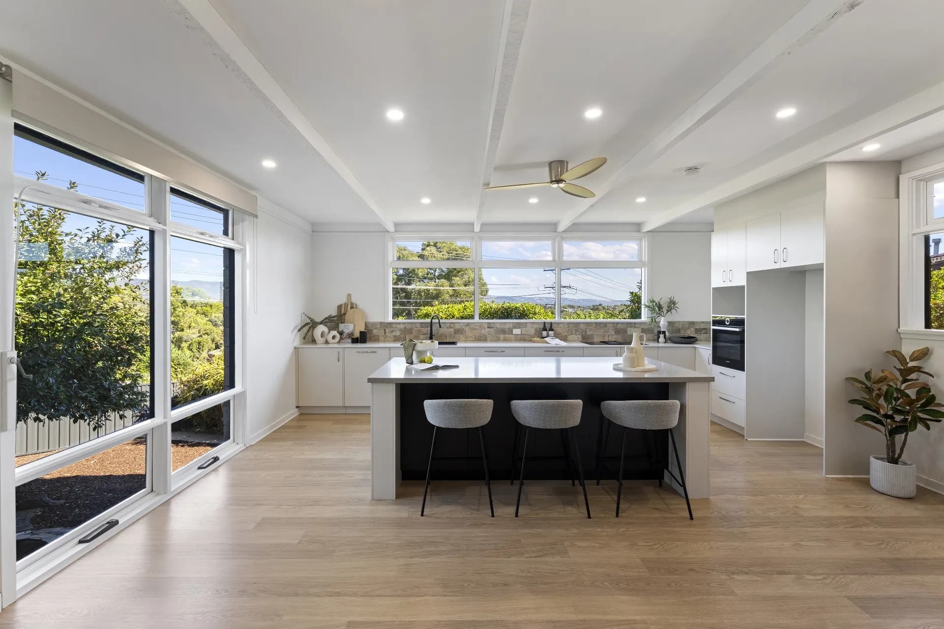 90 Flockhart Avenue, Valley View - Thumbnail 3