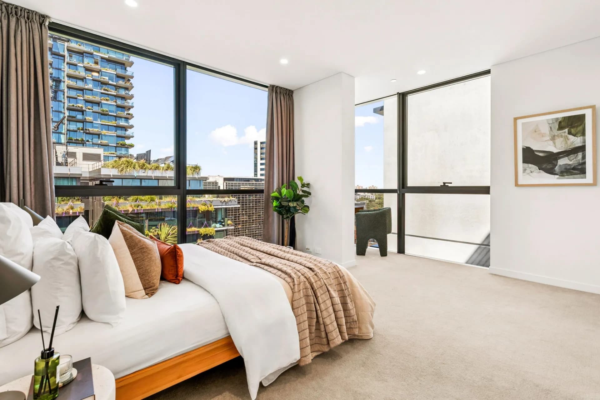 1801/1 Chippendale Way, Chippendale - Thumbnail 3