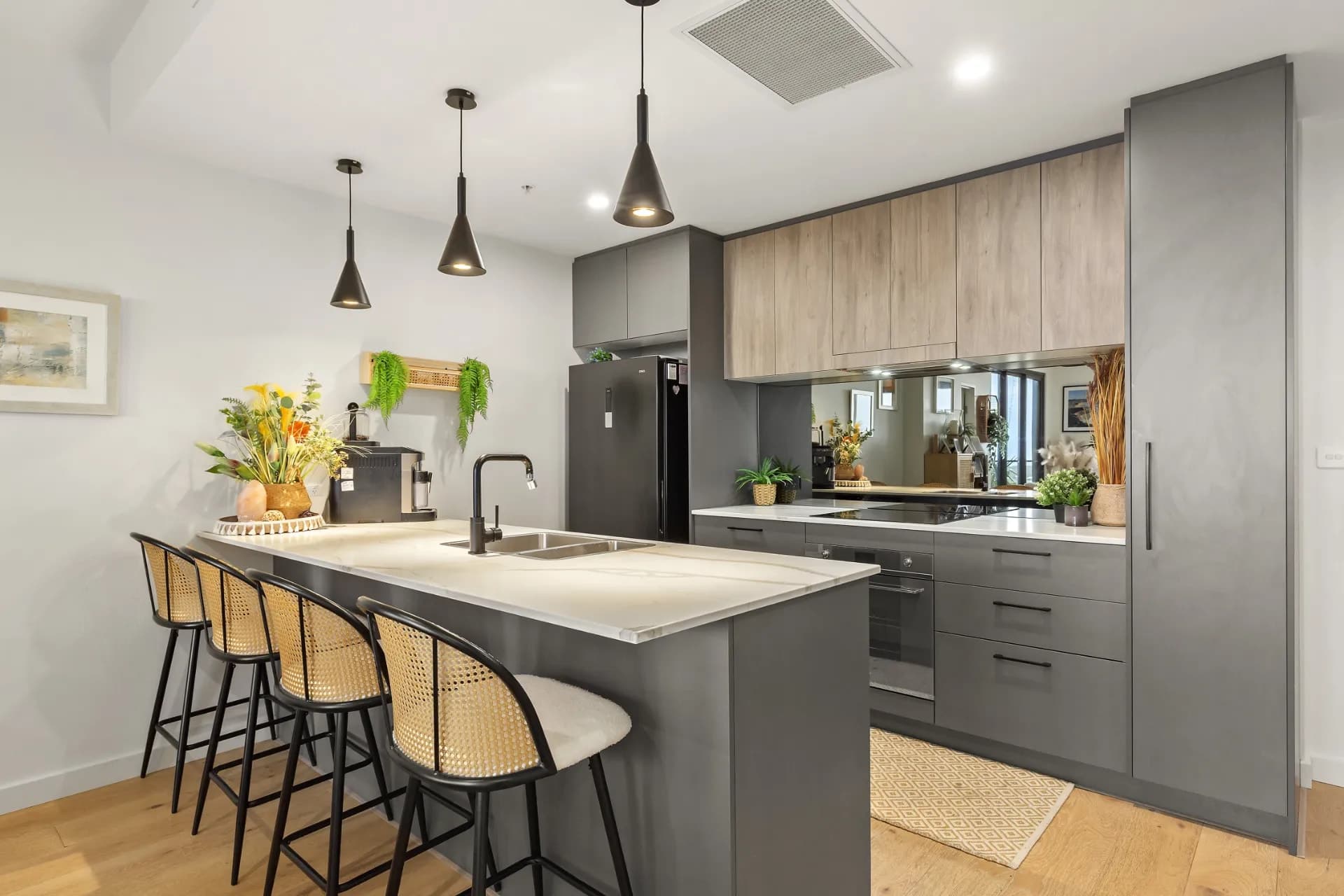 1504/2 Charles Street, Charlestown - Thumbnail 2