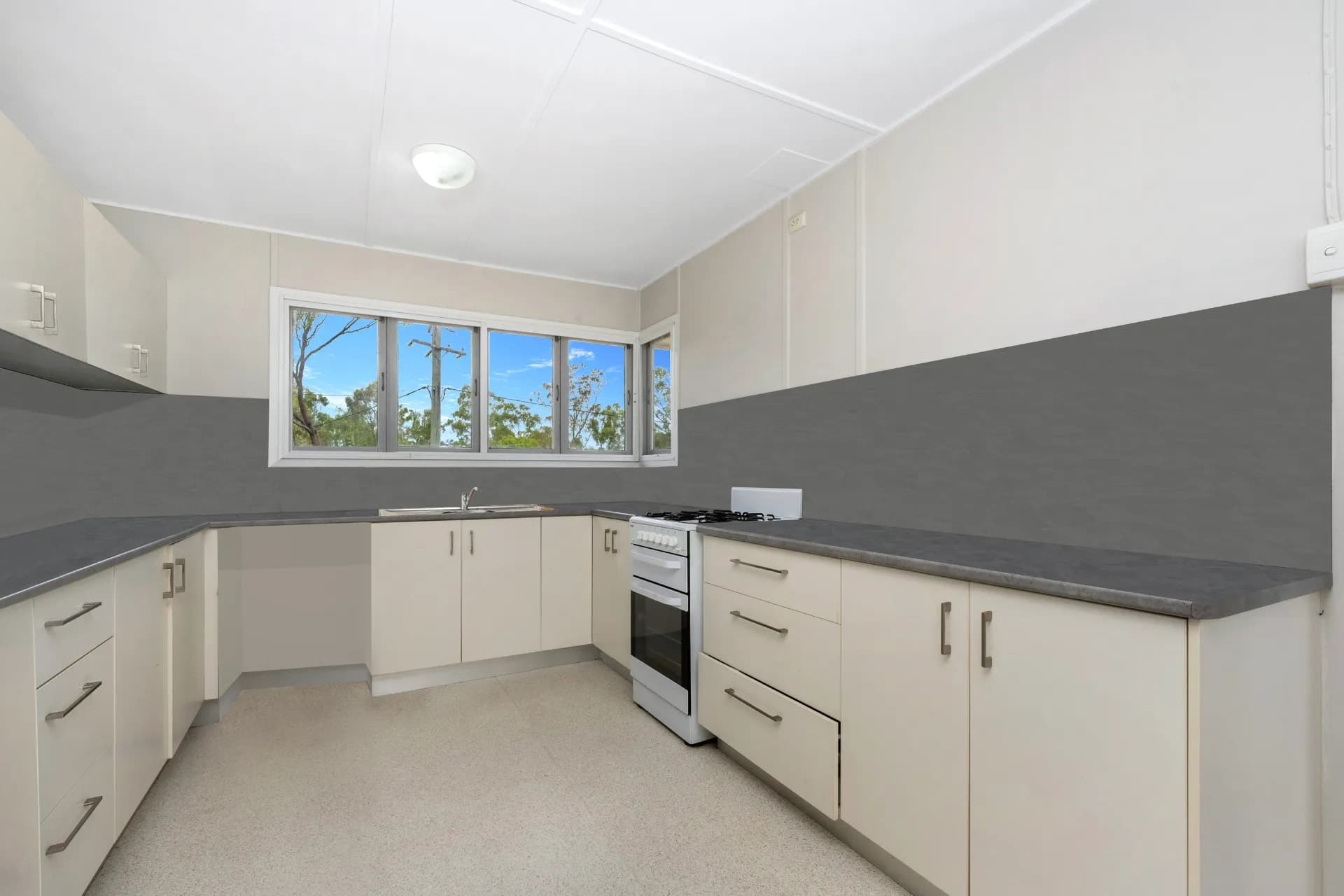 20 Alford Street, Deeragun - Thumbnail 4