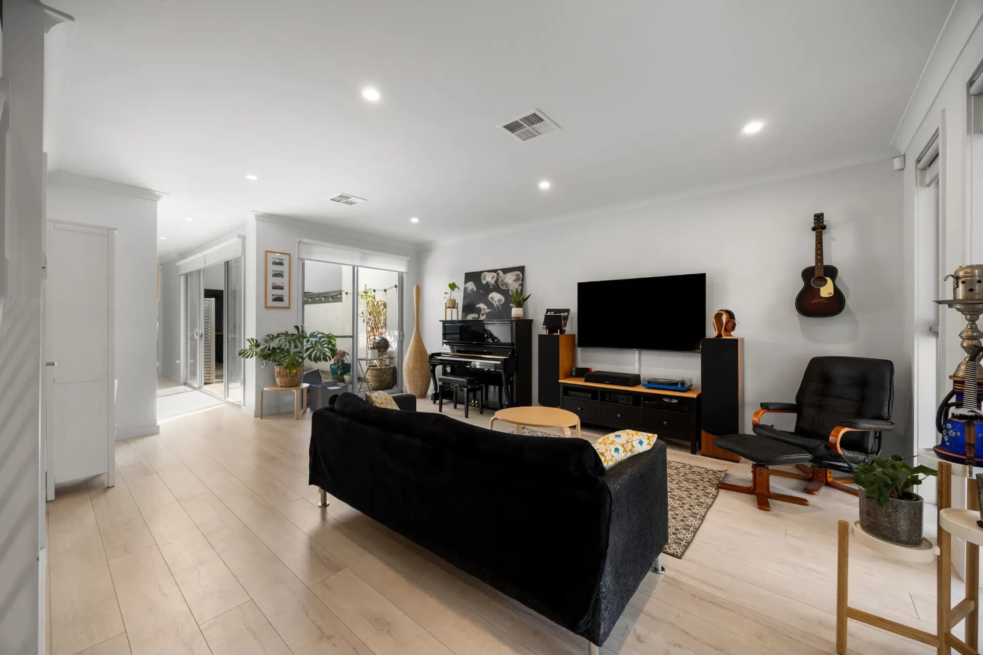 10 Arabella Court, Marden - Thumbnail 2