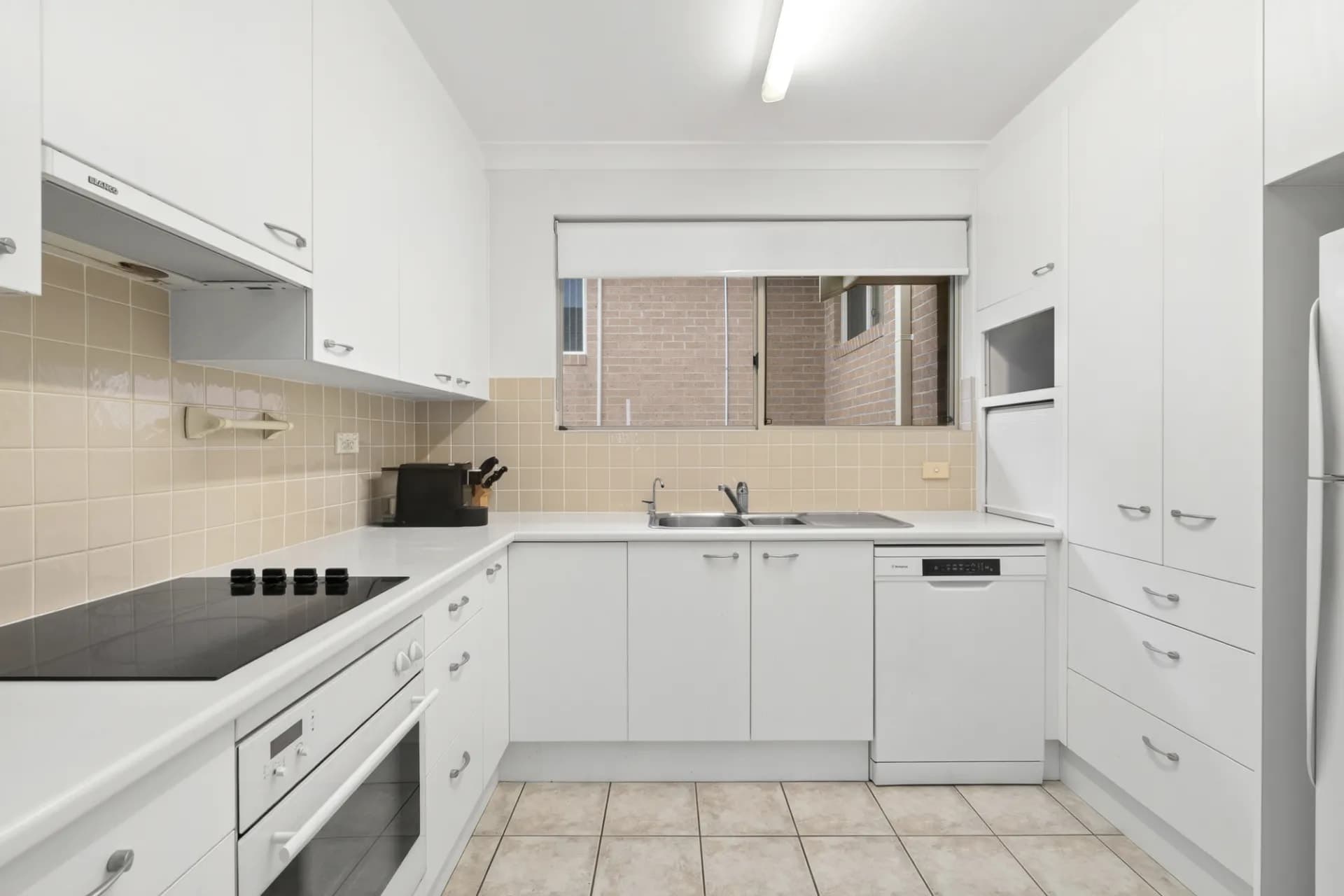 10/4-8 Seaview Avenue, Newport - Thumbnail 5