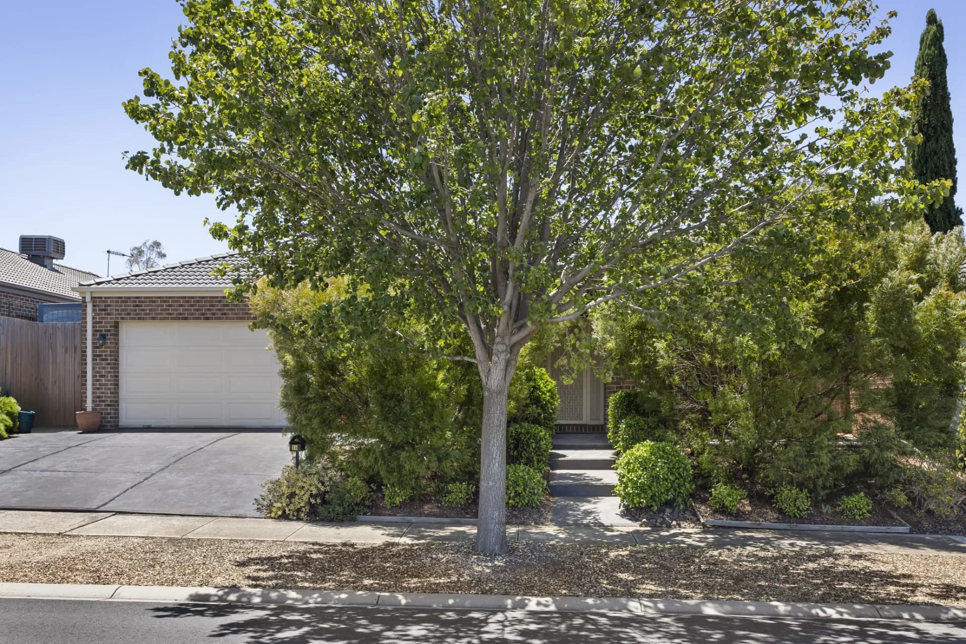 56 Manooka Road, Brookfield - Thumbnail 2