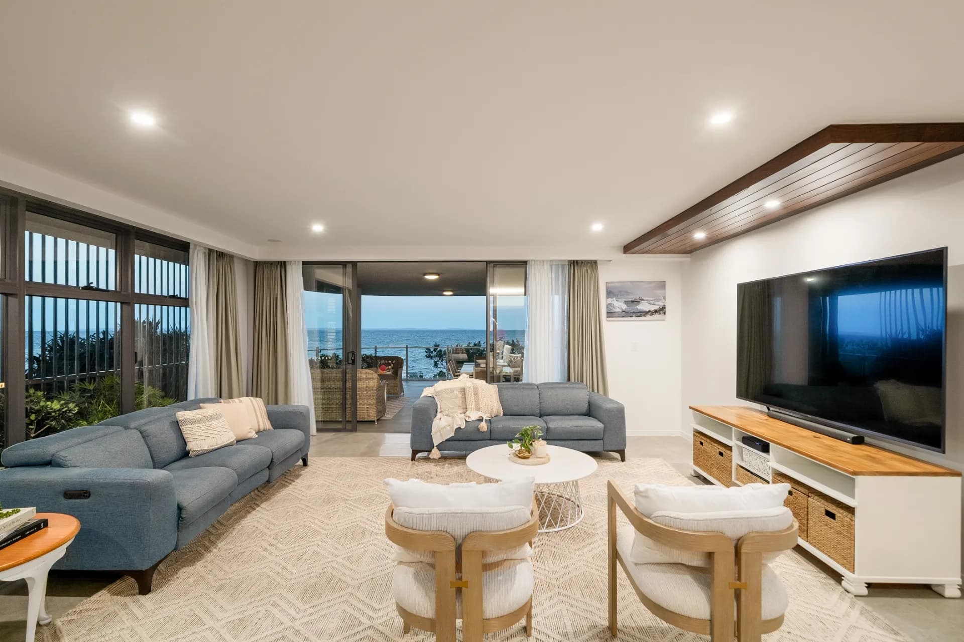 3/30 Prince Edward Parade, Redcliffe - Image 1