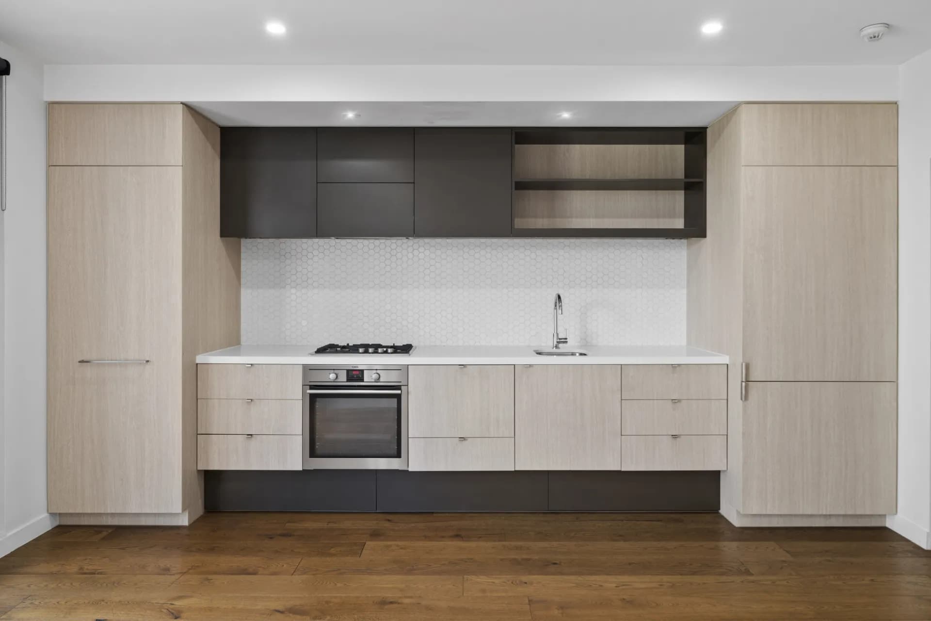 209/14-16 Anderson Street, West Melbourne - Thumbnail 3
