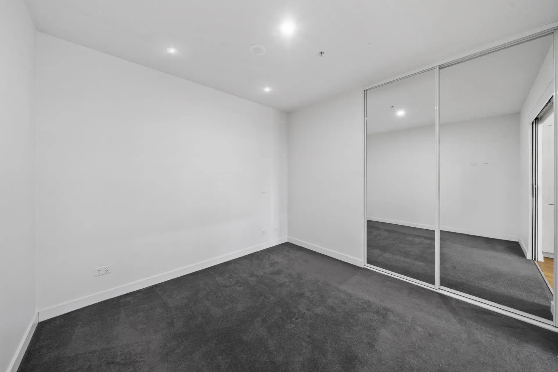 209/14-16 Anderson Street, West Melbourne - Thumbnail 4