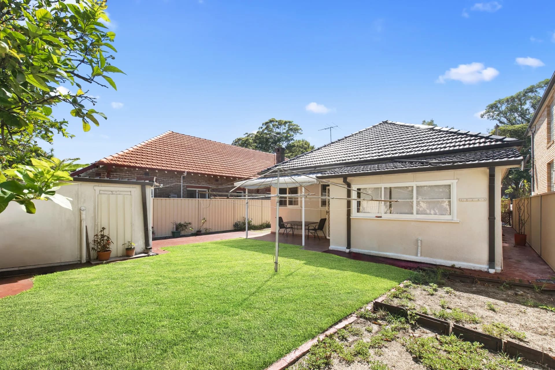 62 Sutherland Street, Mascot - Image 1
