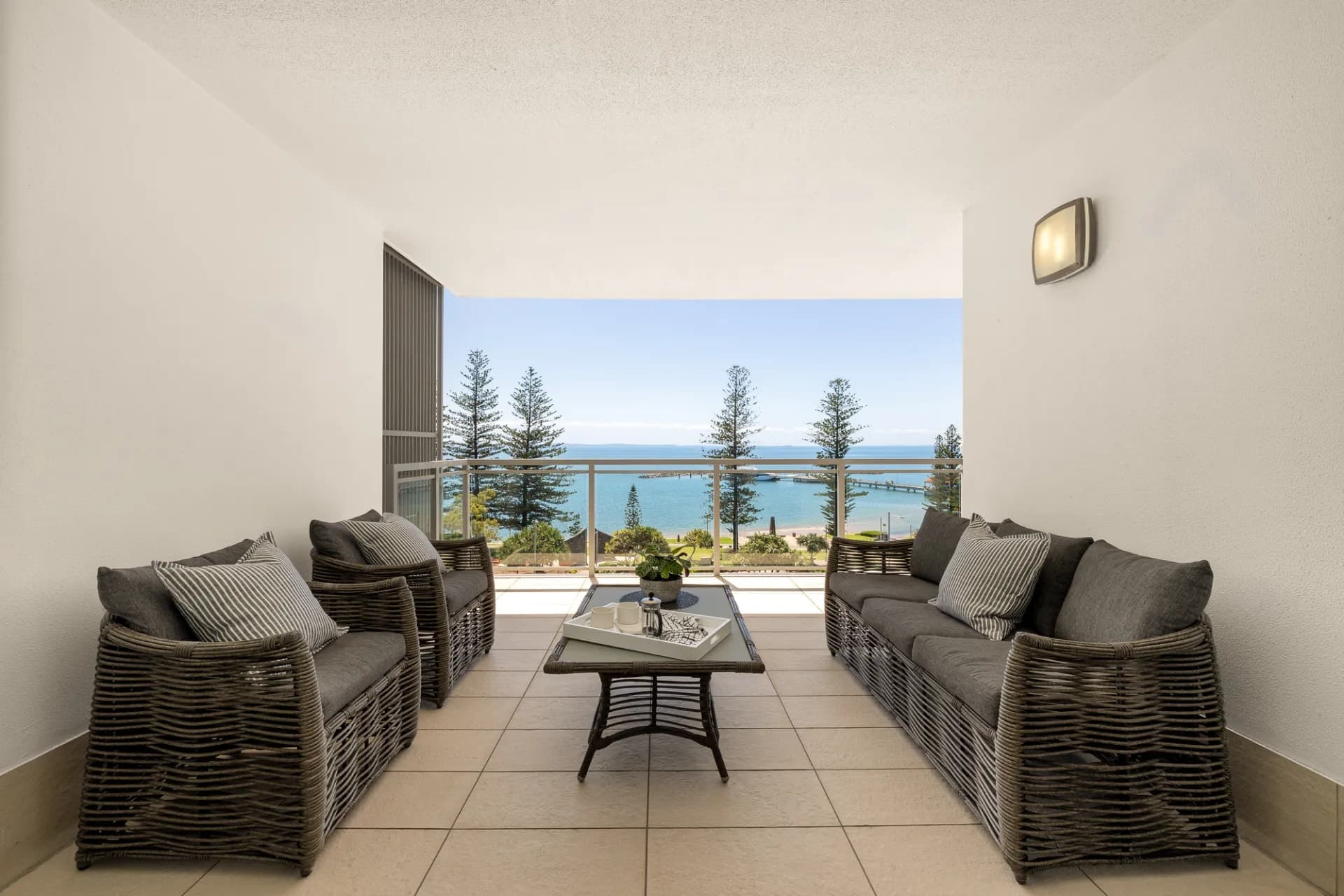 405/185 Redcliffe  Parade, Redcliffe - Thumbnail 3