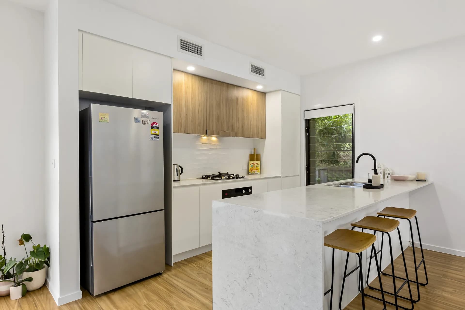 1/424 Glebe Road, Hamilton South - Thumbnail 2