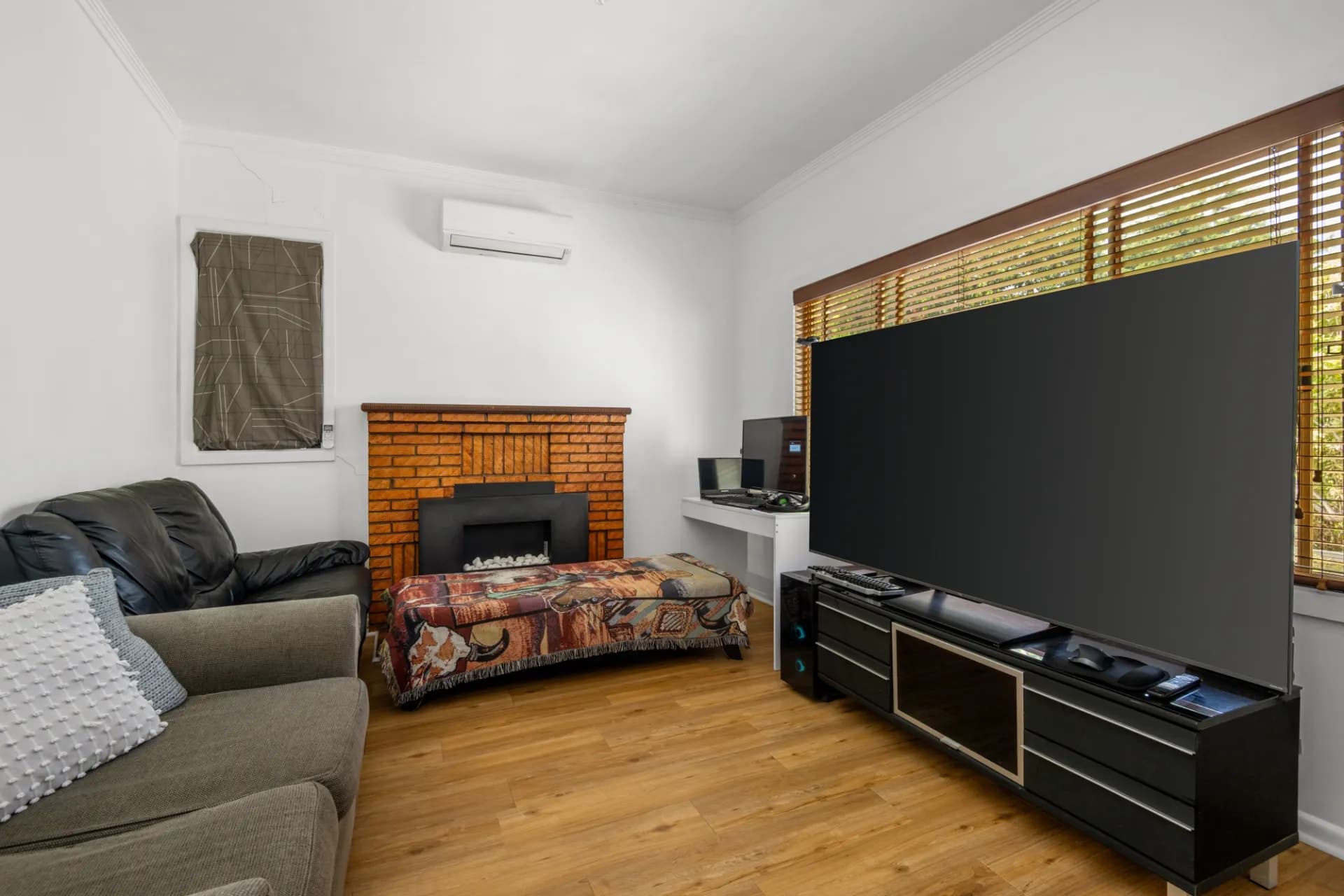 16 Myrtle Avenue, Newcomb - Thumbnail 3