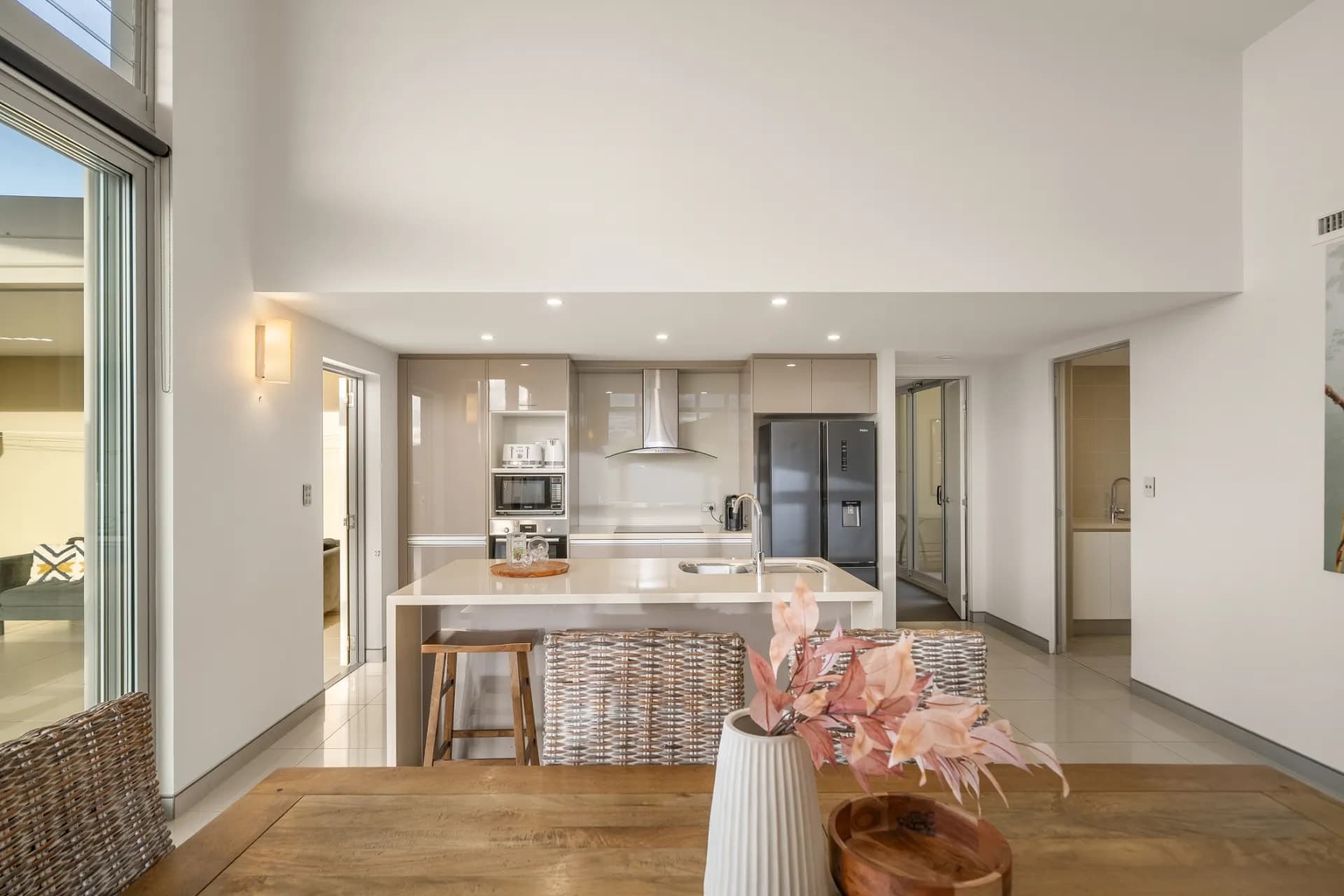 39/83 Marine Parade, Redcliffe, QLD, Redcliffe - Thumbnail 2