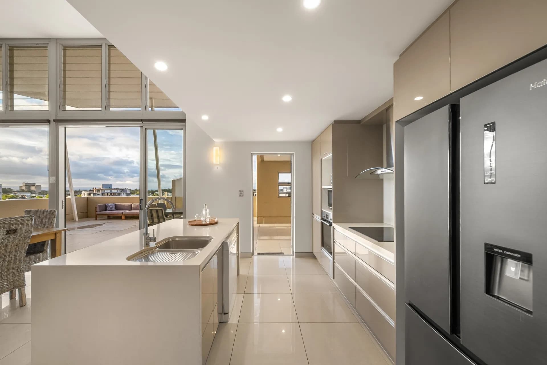 39/83 Marine Parade, Redcliffe, QLD, Redcliffe - Thumbnail 3