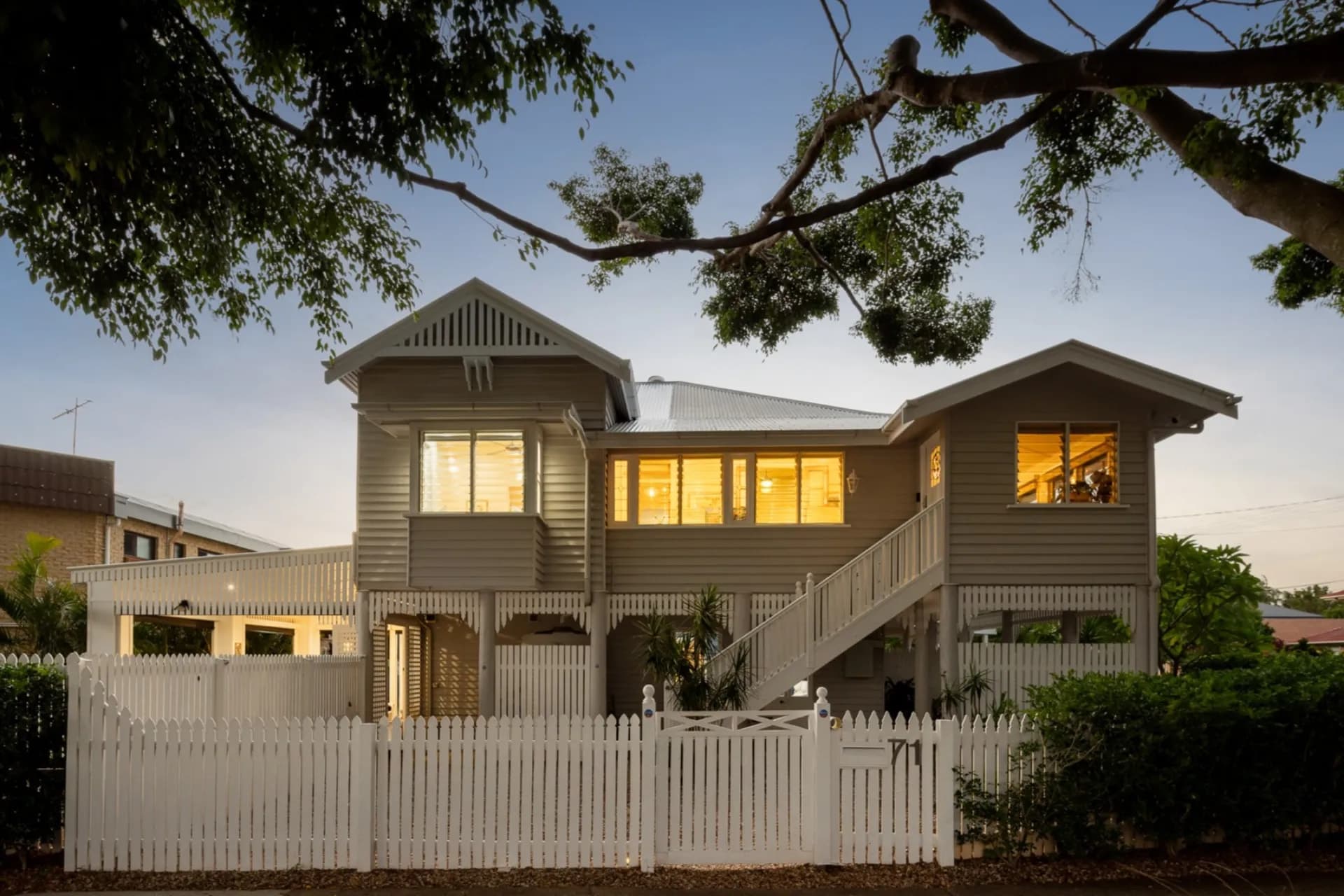 71 Prince Edward Parade, Redcliffe - Image 1