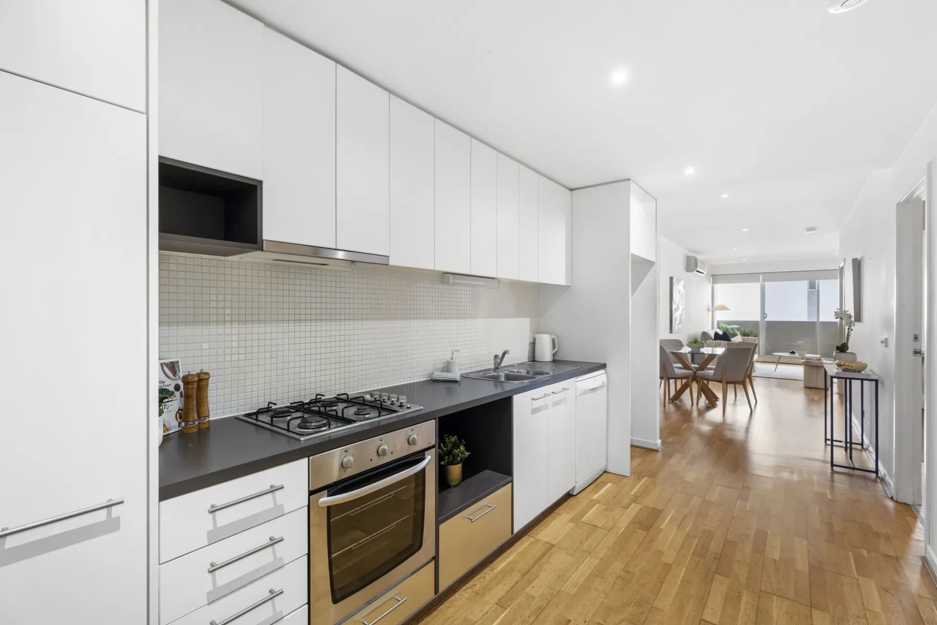 117/99 Nott Street, Port Melbourne, VIC, Port Melbourne - Thumbnail 6