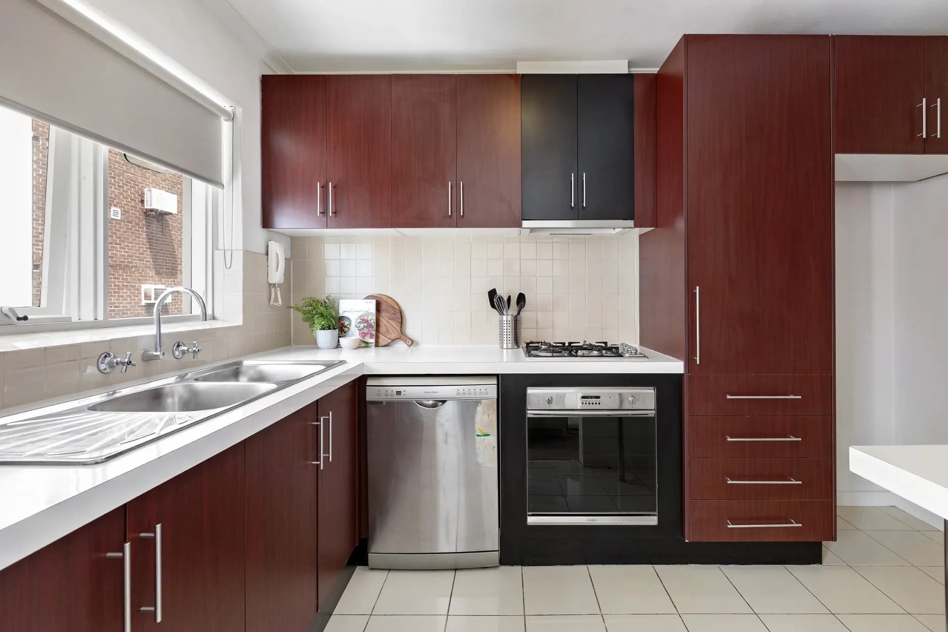 9/158 Toorak Road West, South Yarra - Thumbnail 4
