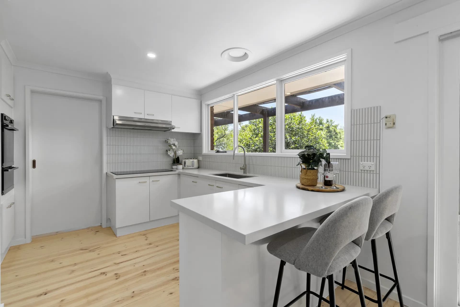 10 Parkview  Court, Ringwood North - Thumbnail 2