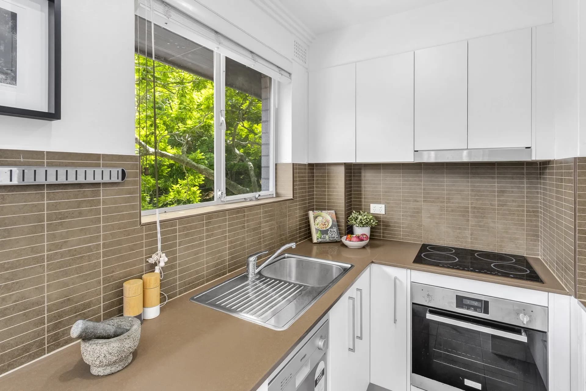 12/3-5 Riley  Street, North Sydney - Thumbnail 4