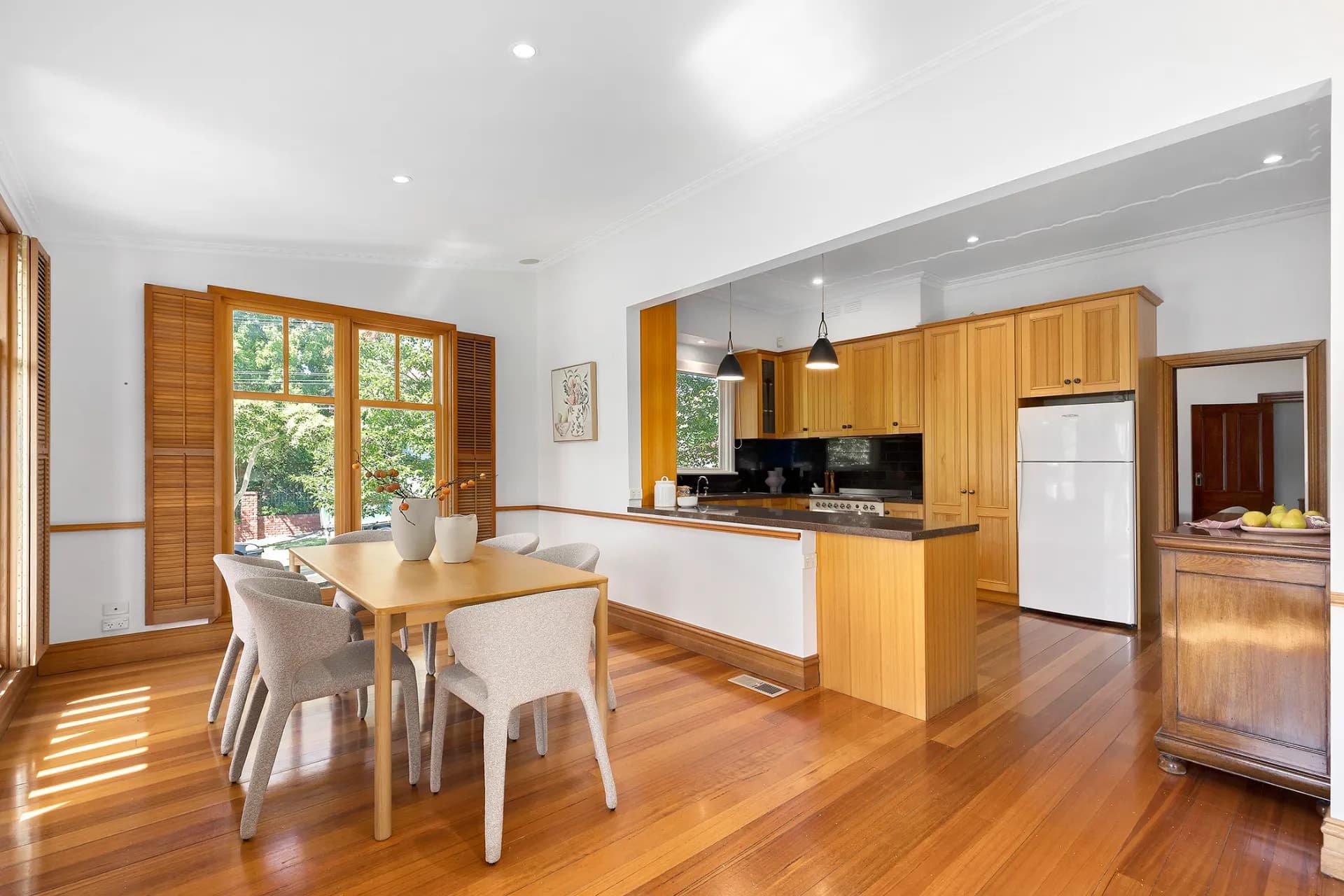 57 Waverley Street, Essendon - Thumbnail 8