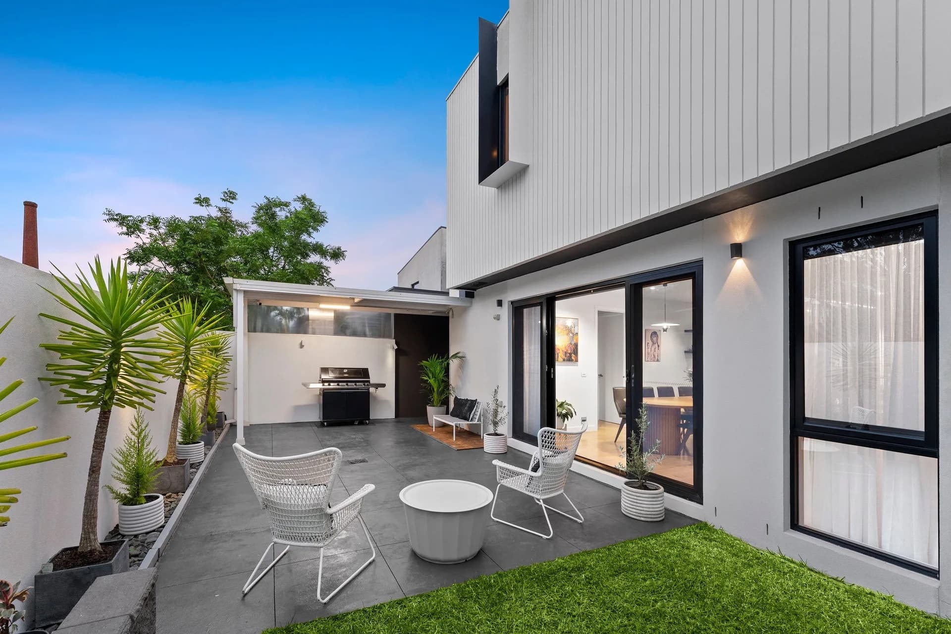 18 Ellsworth Crescent, Camberwell - Thumbnail 2