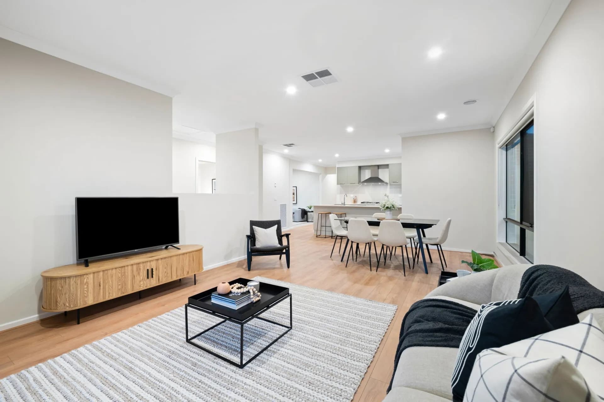 7  Farmingdale Street, Manor Lakes - Thumbnail 6