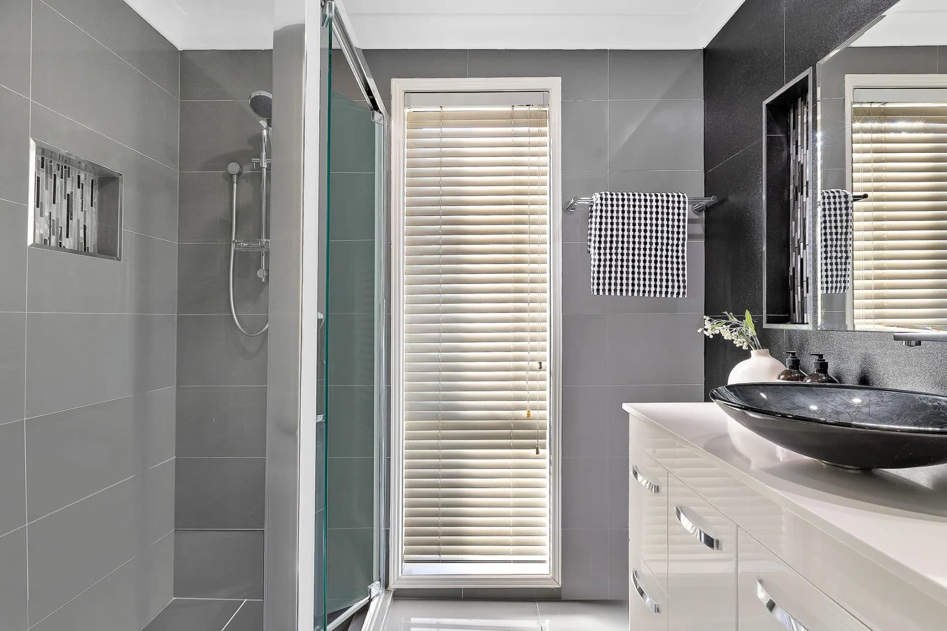 22A Lang Road, South Windsor - Thumbnail 6