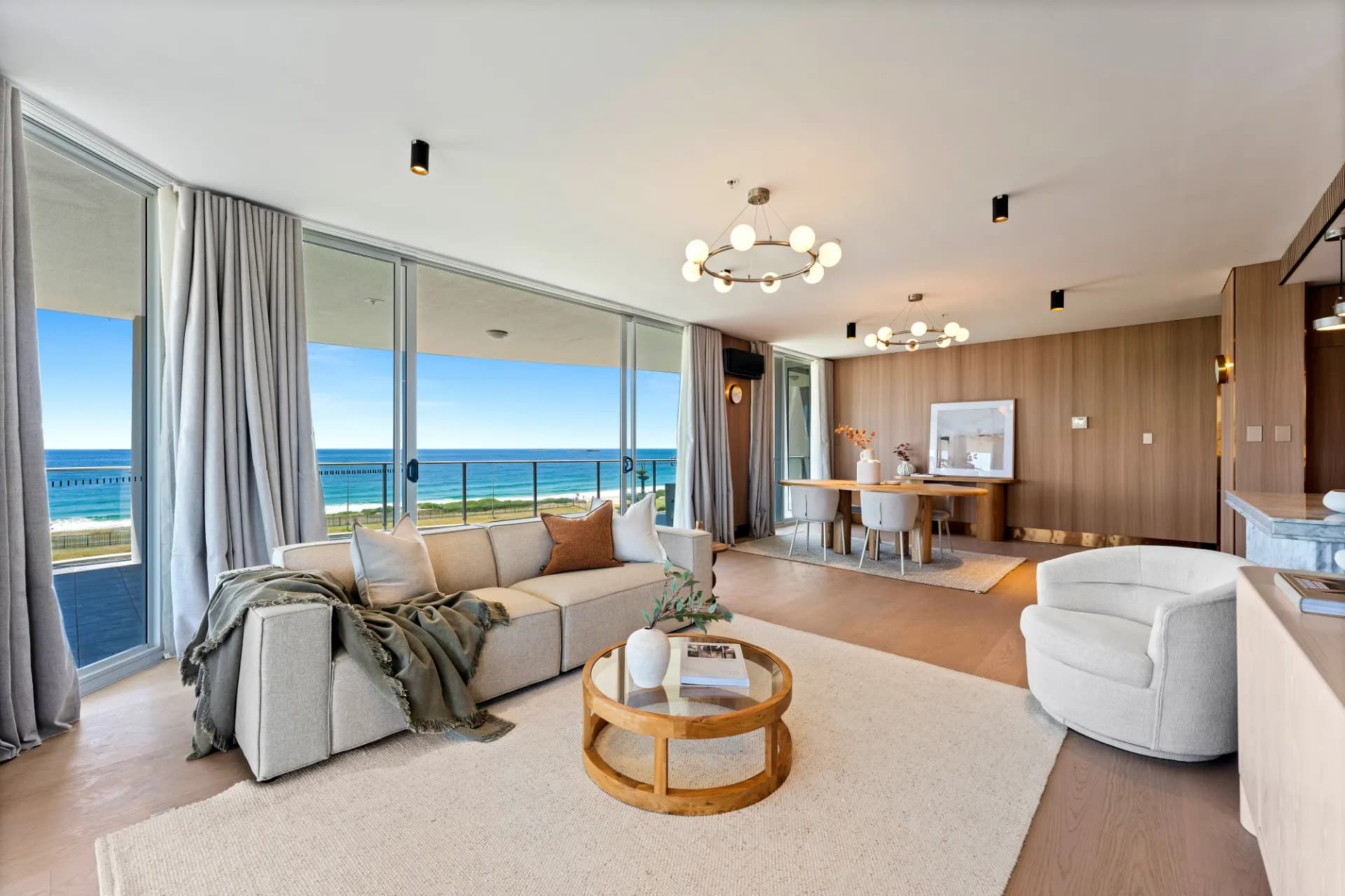 67/62 Harbour Street, Wollongong - Image 1