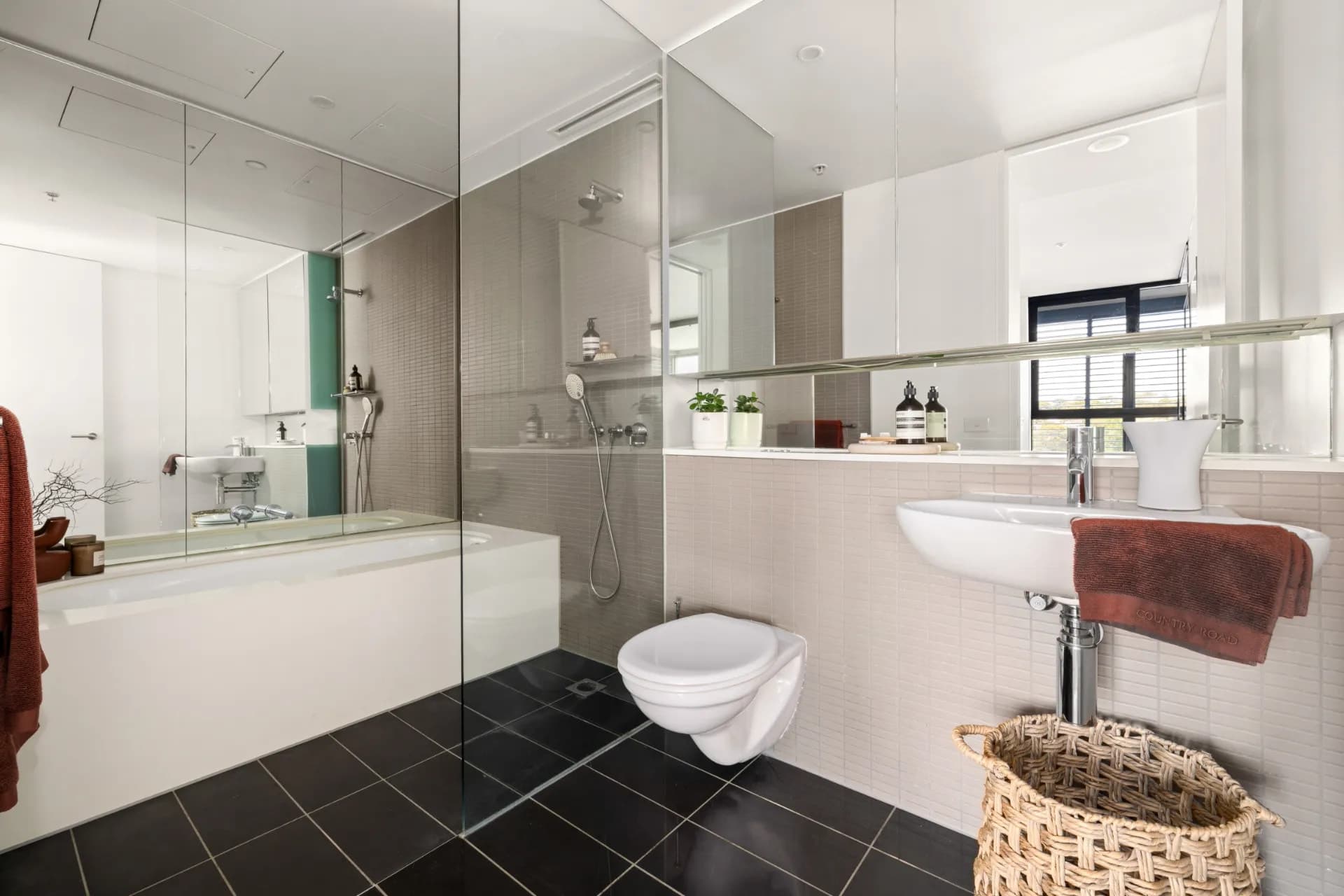 610/5 Sterling Circuit, Camperdown - Thumbnail 7