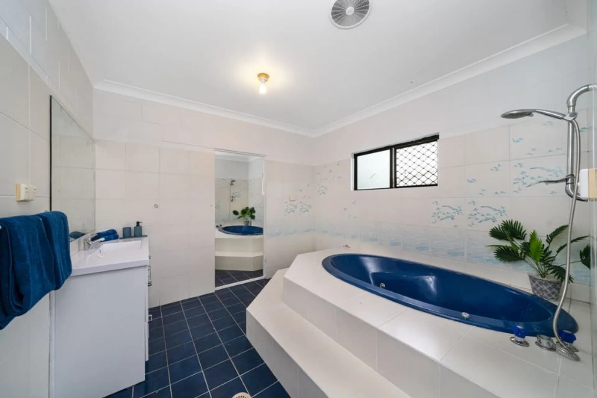 1045 Riverway Drive, Rasmussen, QLD, Rasmussen - Thumbnail 4