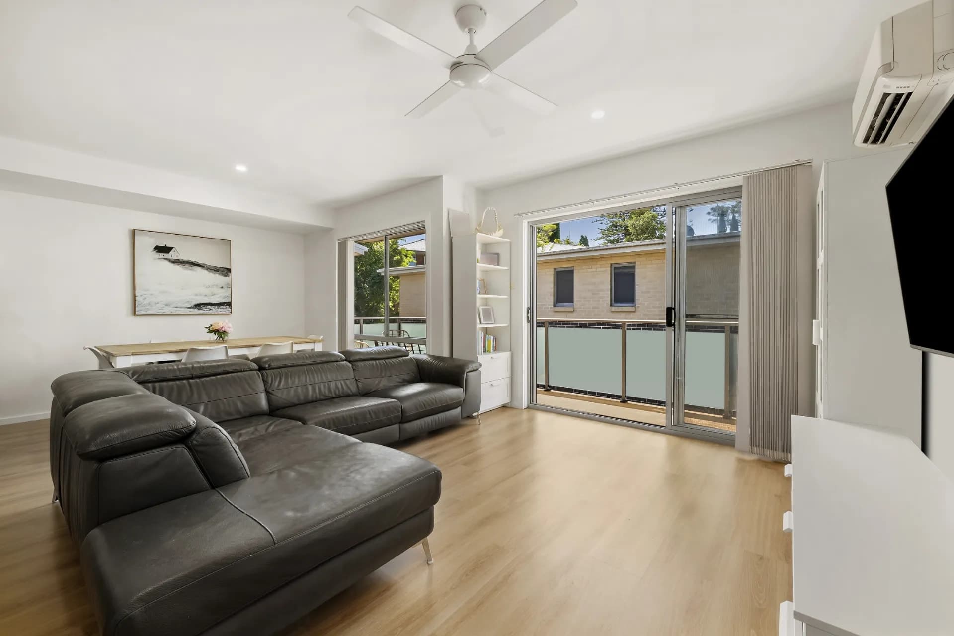 2/29 Edward Street, Charlestown, NSW, Charlestown - Thumbnail 3