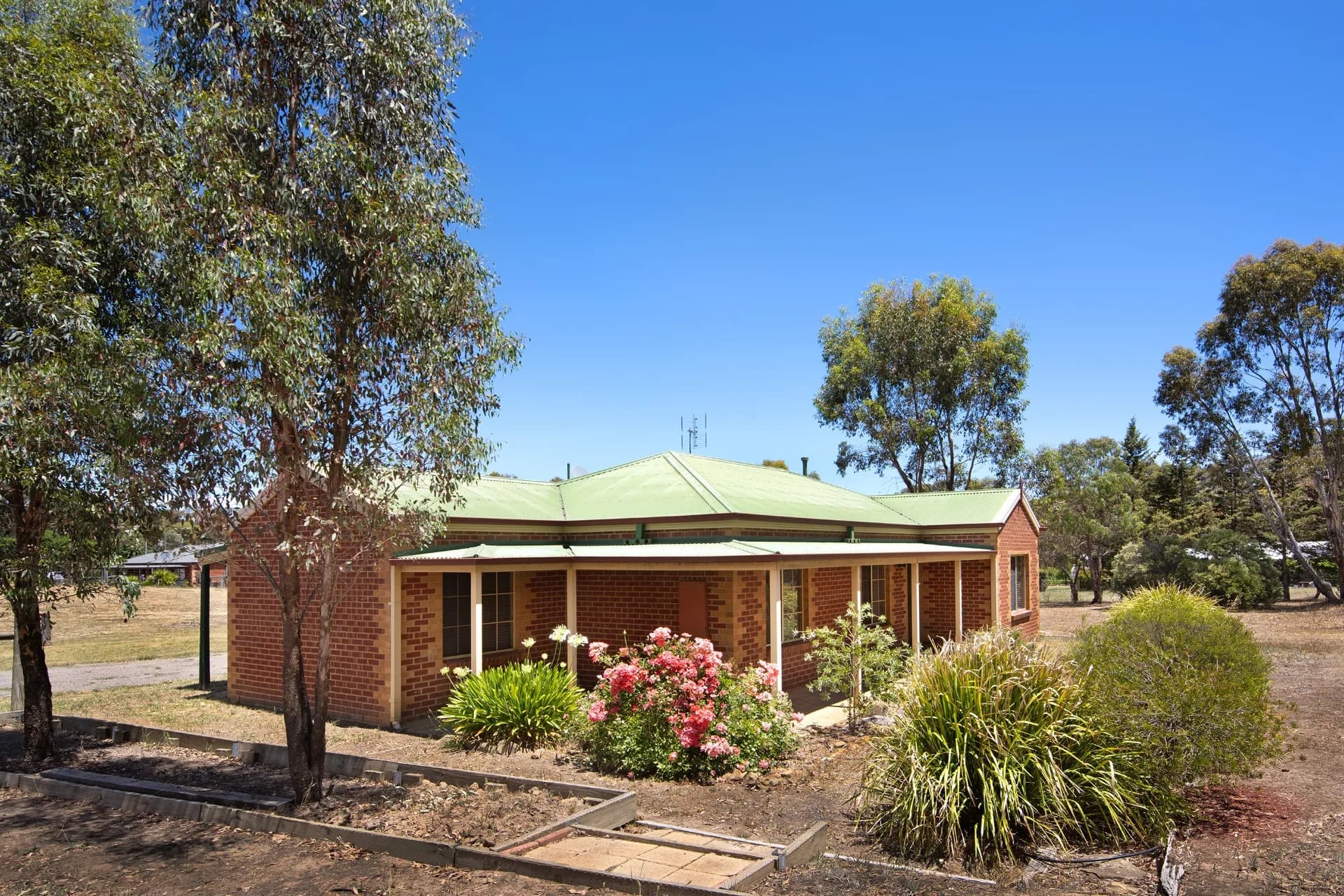 8 Hawkins Road, Campbells Creek, VIC, Campbells Creek - Thumbnail 2