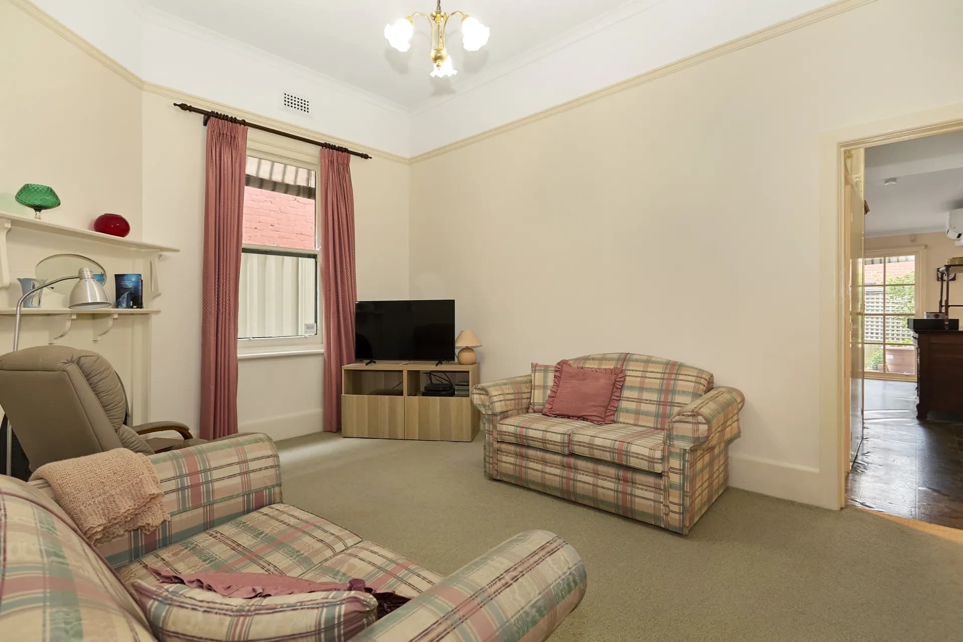 17 Bennett  Street, Richmond - Thumbnail 2