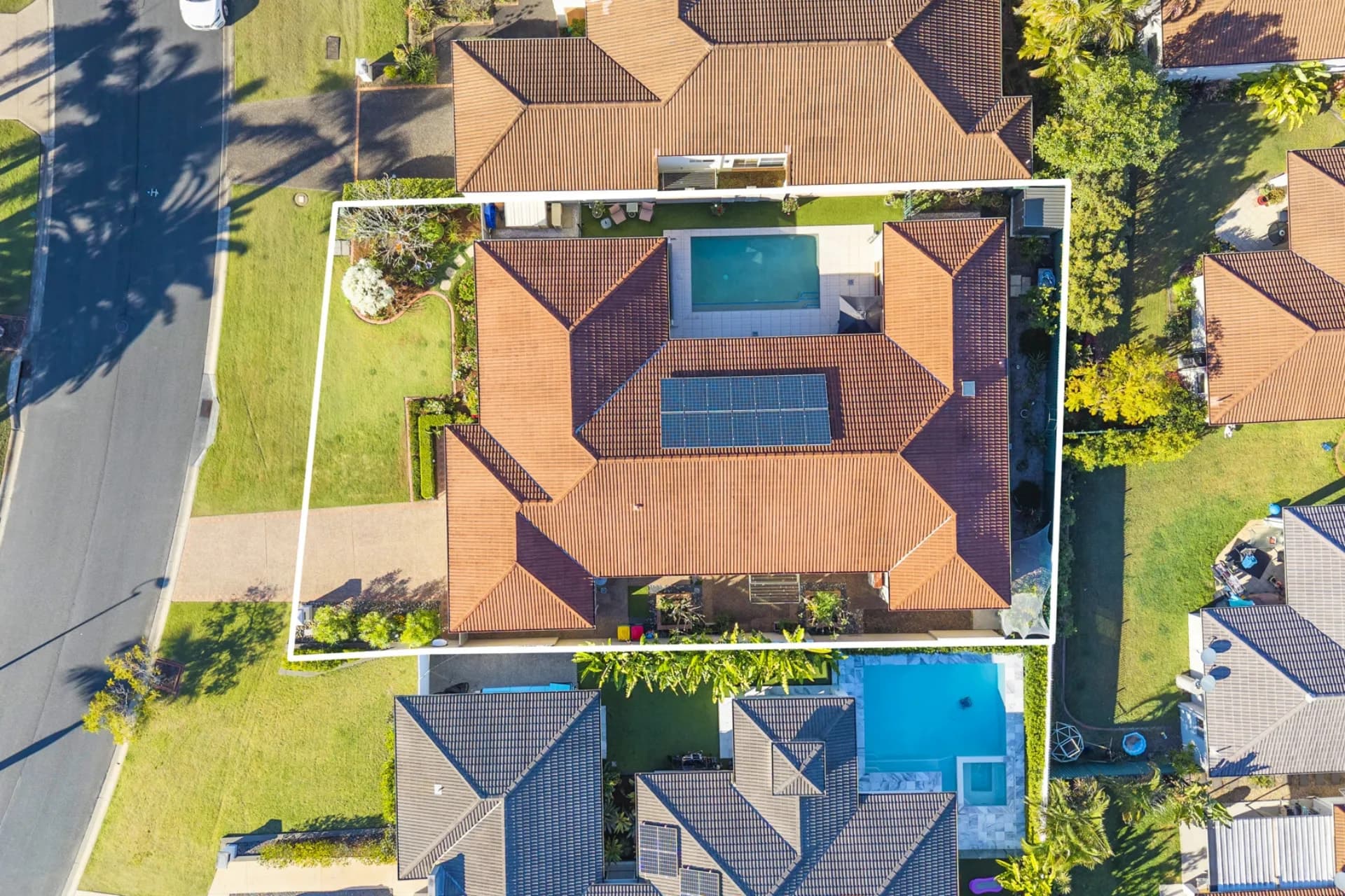2032 Beaufort  Way, Hope Island, QLD, Hope Island - Thumbnail 3