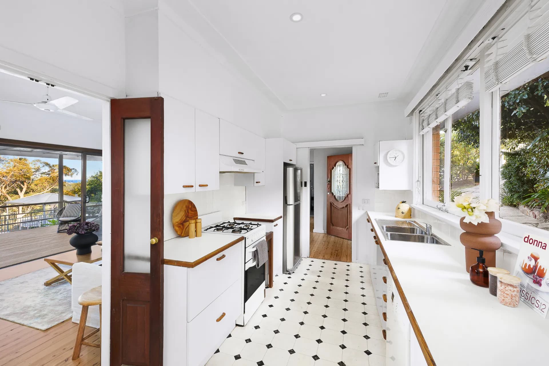 19 Wesley Street, Elanora Heights - Thumbnail 2