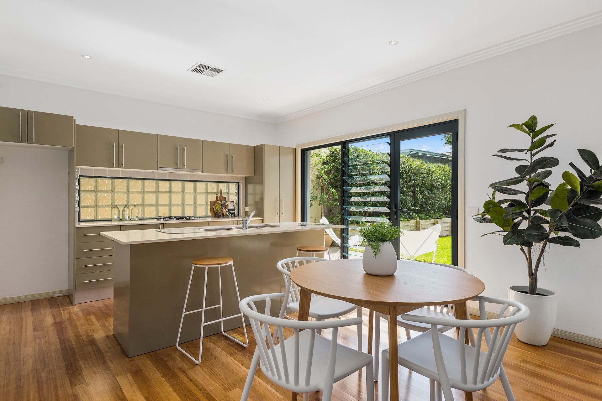 15 Mahogany Boulevard, Warriewood, NSW, Warriewood - Thumbnail 4
