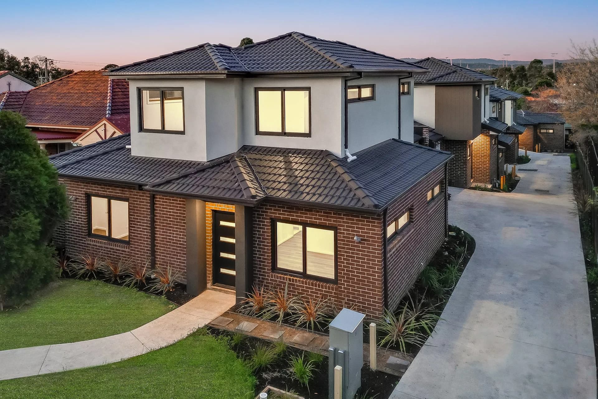 3/31 Macpherson  Street, Dandenong - Image 1
