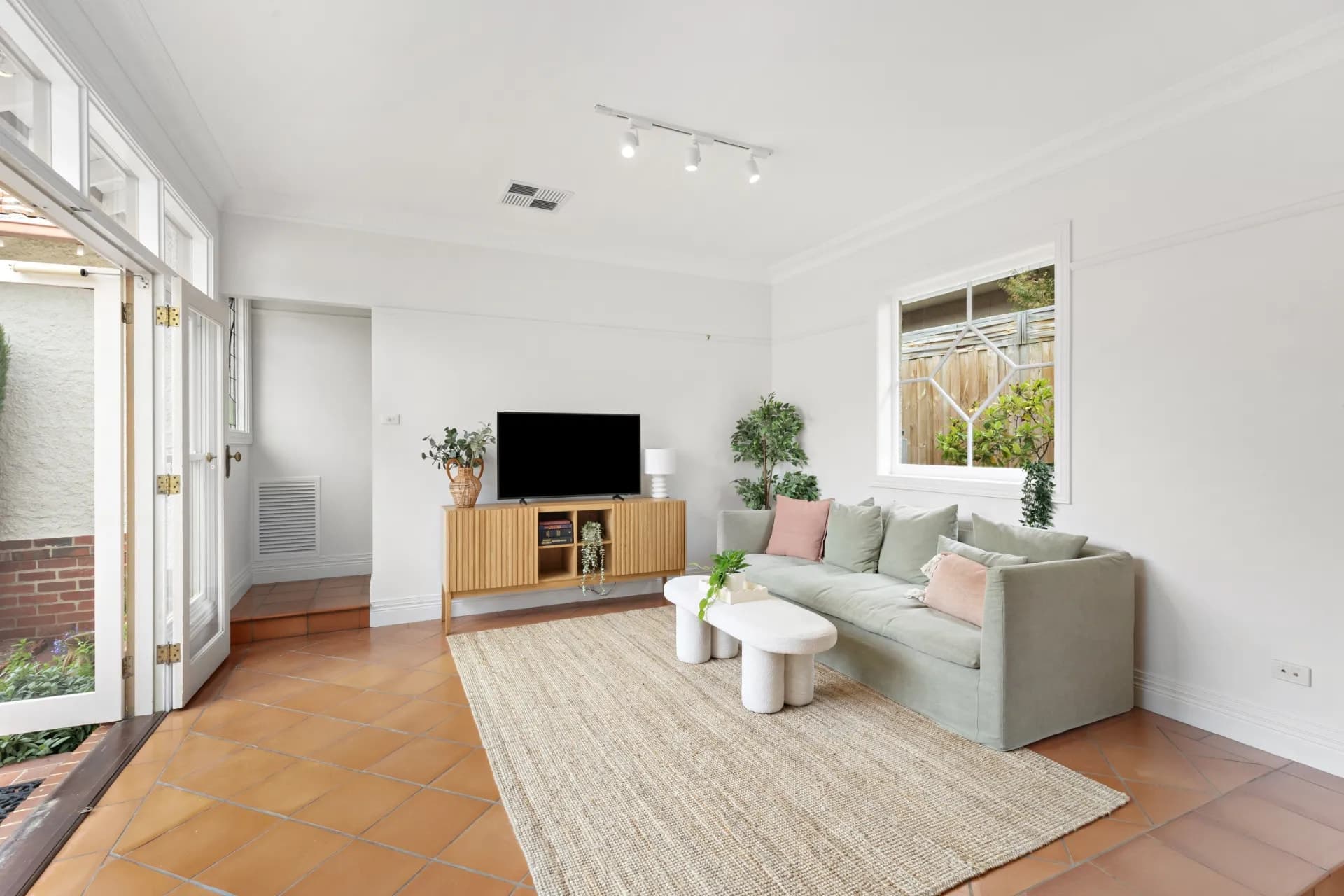 18 Munro Street, Brighton, VIC, Brighton - Thumbnail 3
