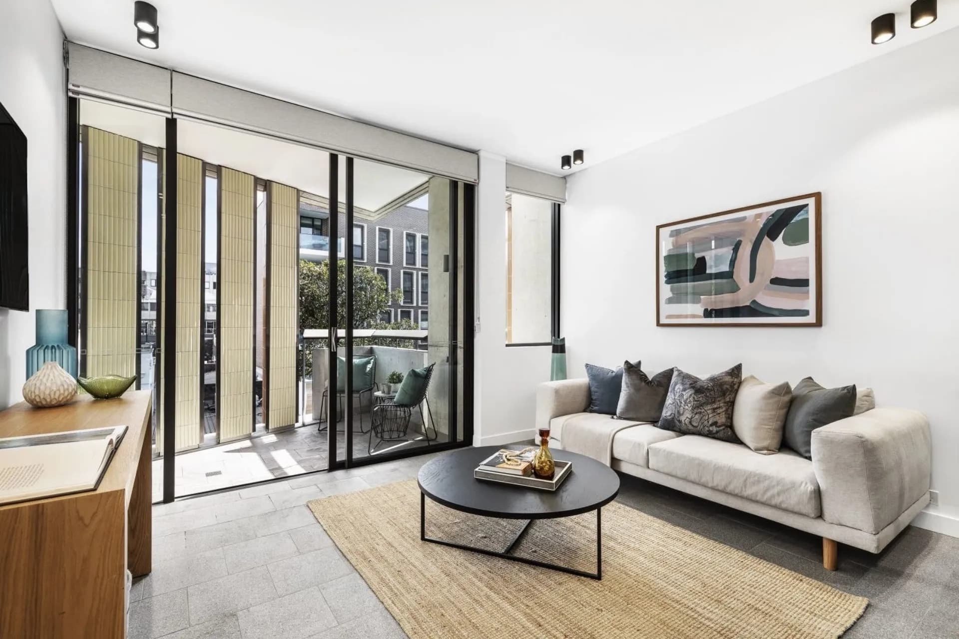 402/3 Butt Street, Surry Hills - Image 1