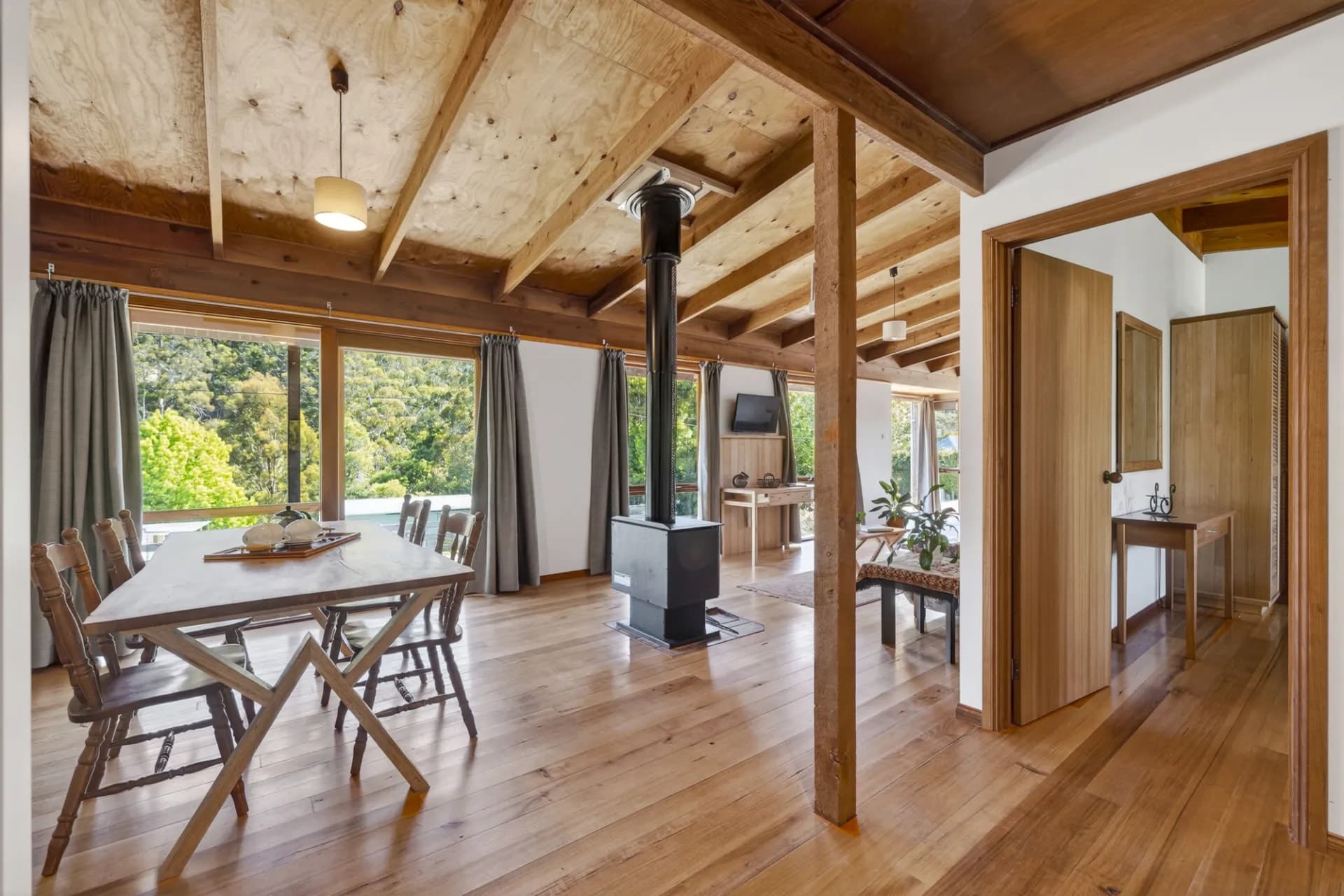 106 Golden Point  Road, Blackwood - Thumbnail 2