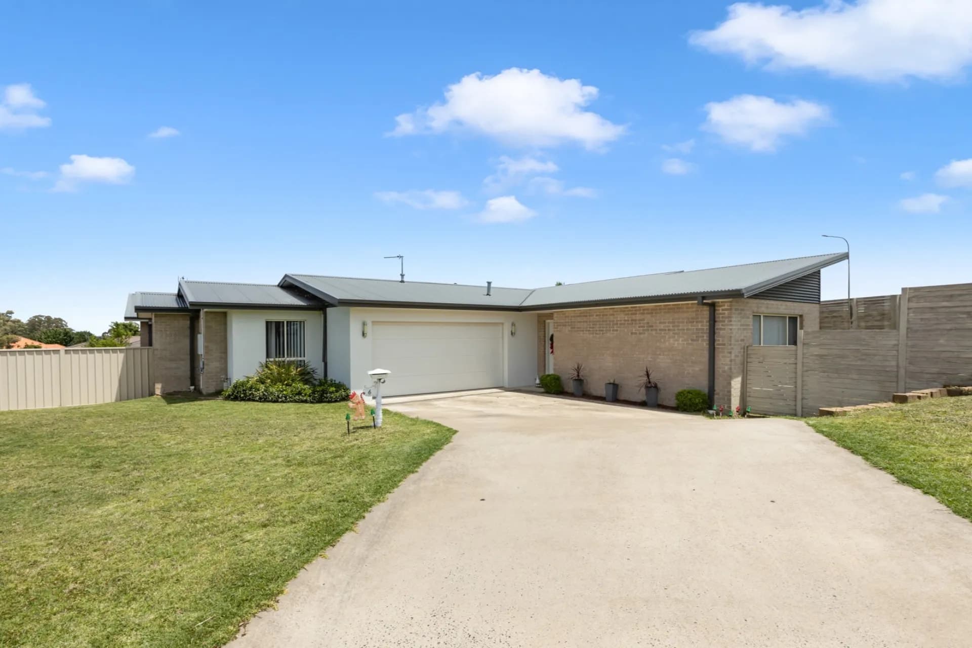 6 Abelia Close, Orange - Image 1