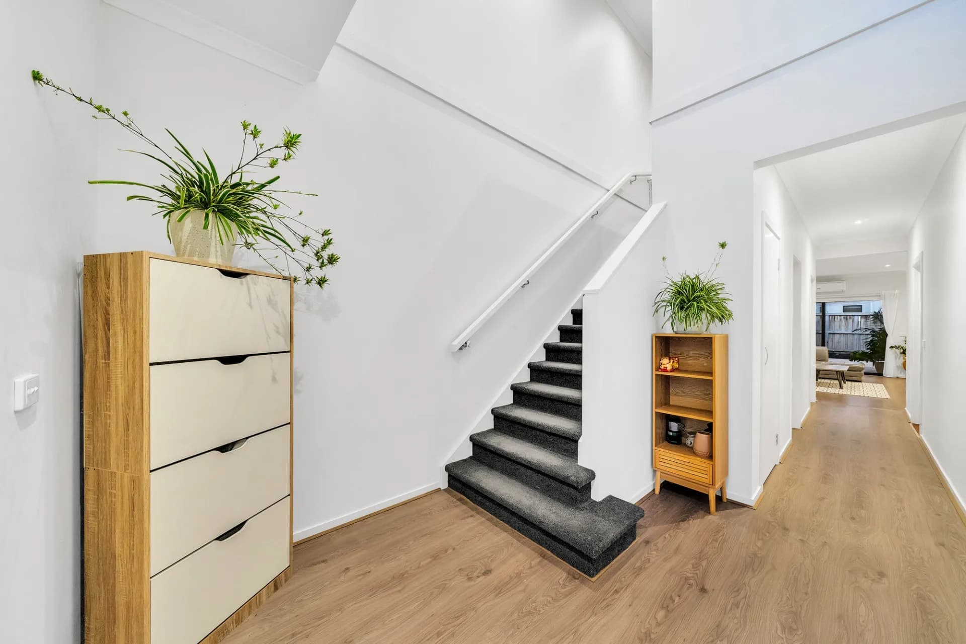 46 Beehive  Drive, Williams Landing - Thumbnail 3