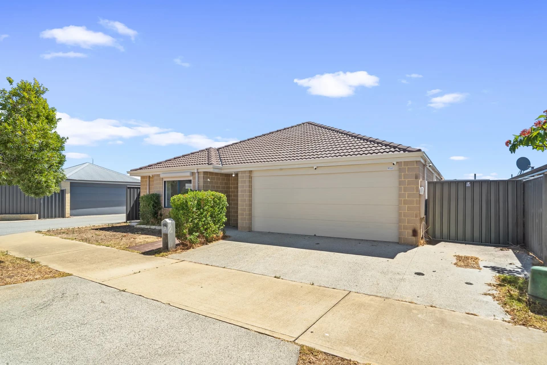 3 Barrington Approach, Lakelands - Image 1