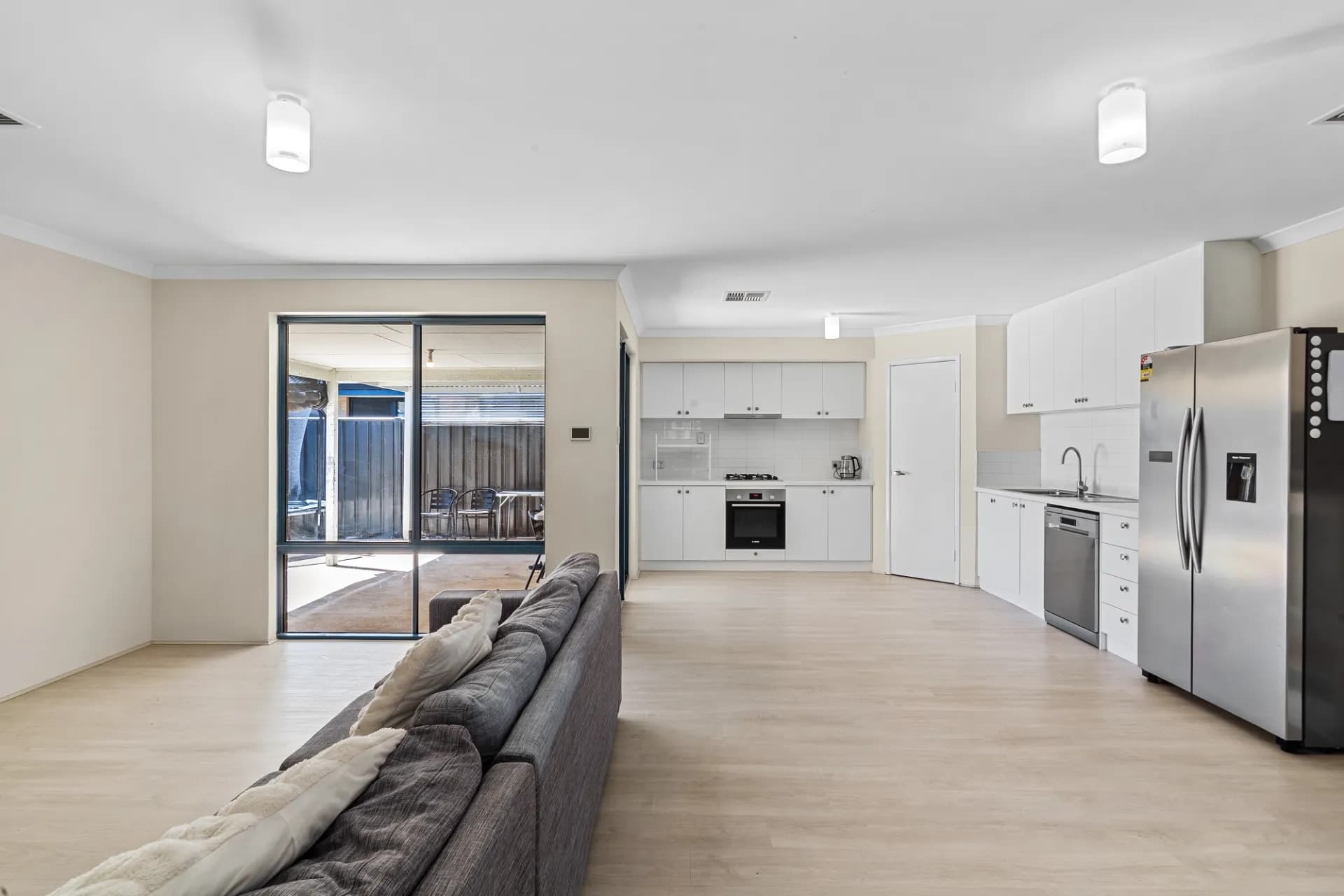 3 Barrington Approach, Lakelands - Thumbnail 4