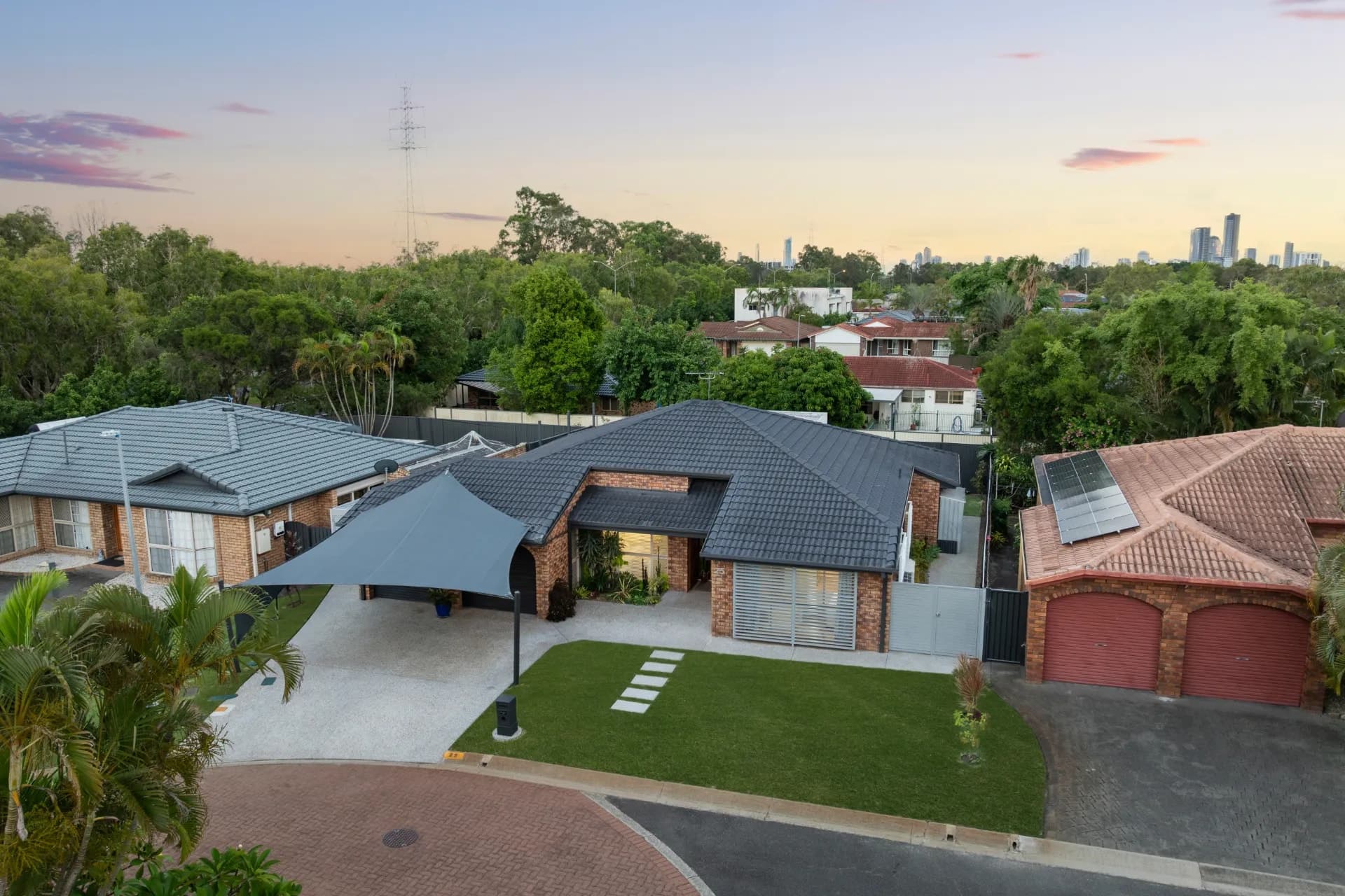 25 Oakleigh Circuit, Robina - Thumbnail 2