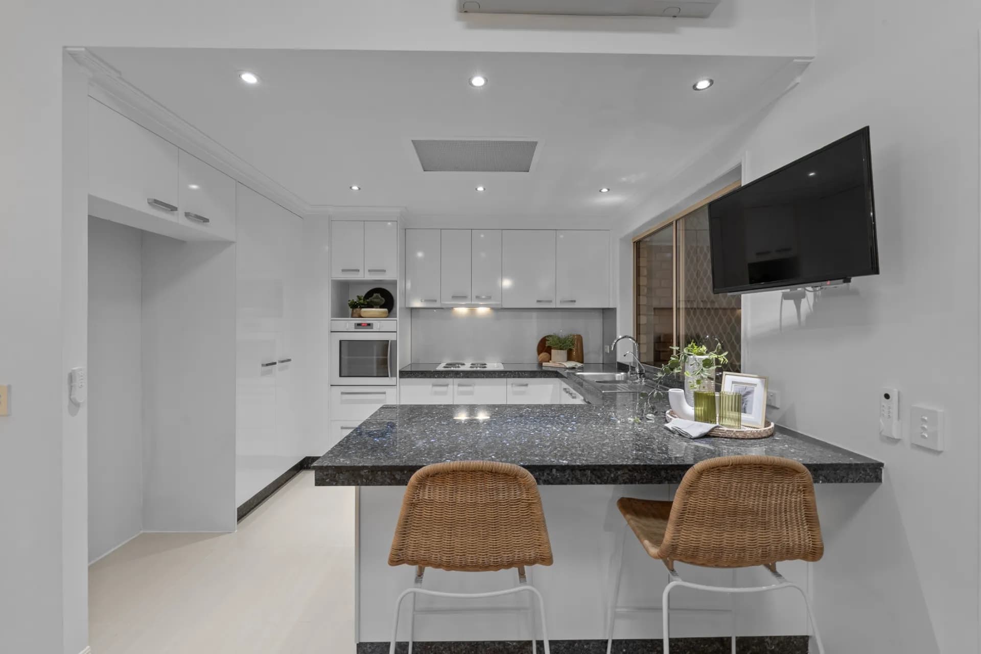25 Oakleigh Circuit, Robina - Thumbnail 6